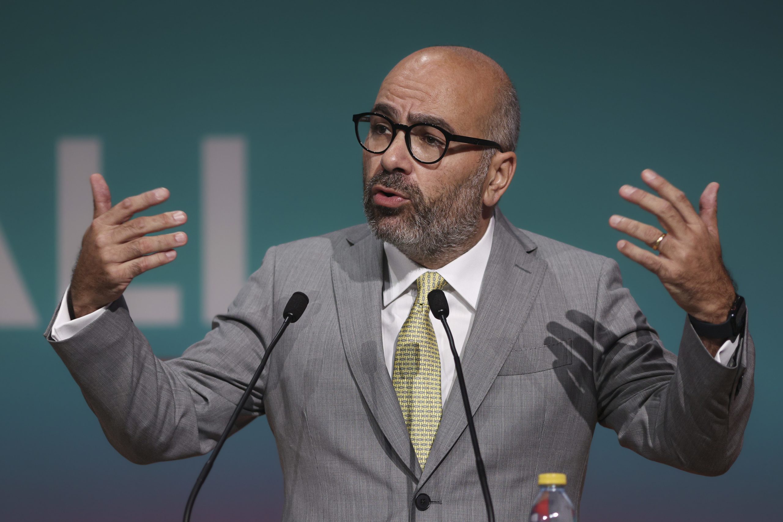 PSD viu discurso sobre um “país que não existe”. IL e CDS apelam a mudança
