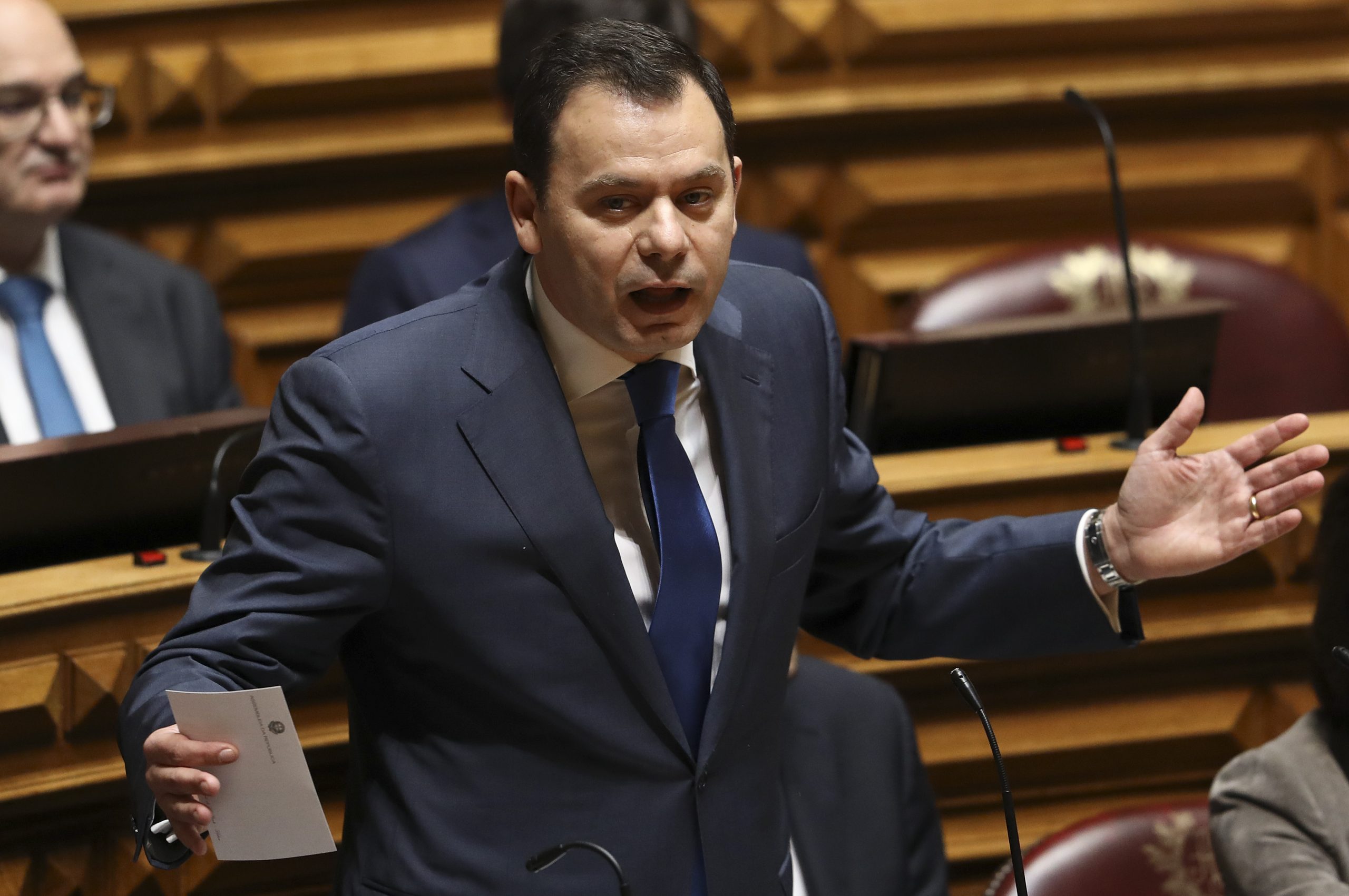PSD pede a partidos para não acelerarem decisão sobre eutanásia e não exclui referendo
