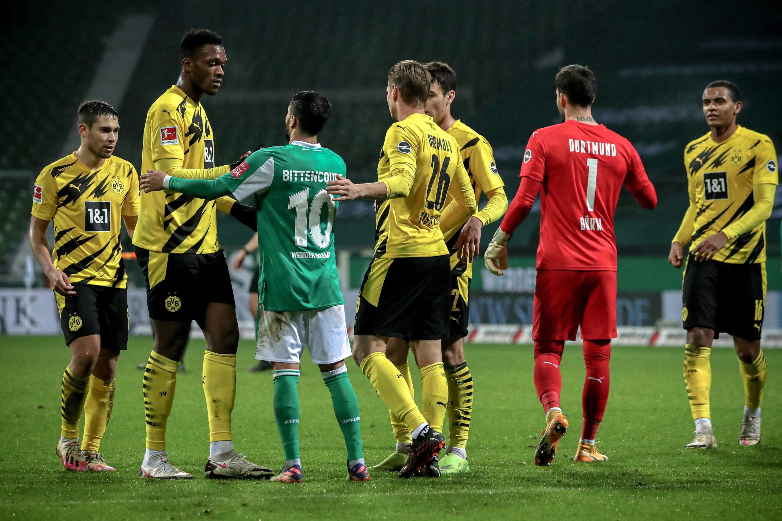 Golo de Raphaël Guerreiro ajuda Borussia Dortmund a regressar aos triunfos
