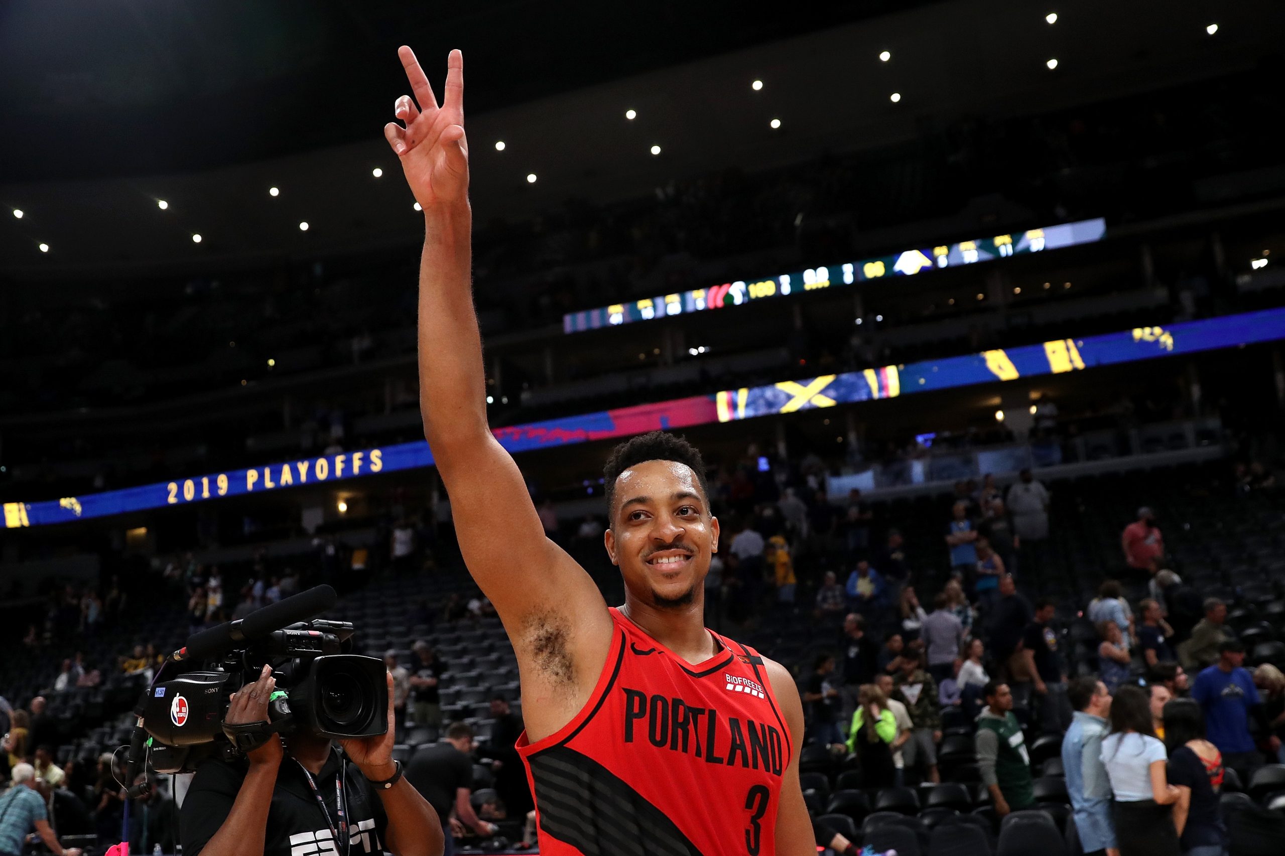 NBA e WNBA vão vender máscaras com logótipos das equipas. Receitas vão para associações de caridade