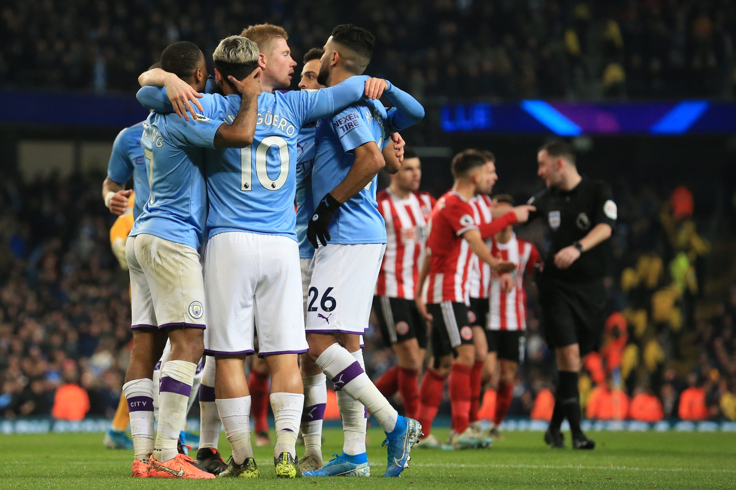 Campeão Manchester City vence Shefflield e acaba o ano no terceiro lugar, a 14 pontos do Liverpool