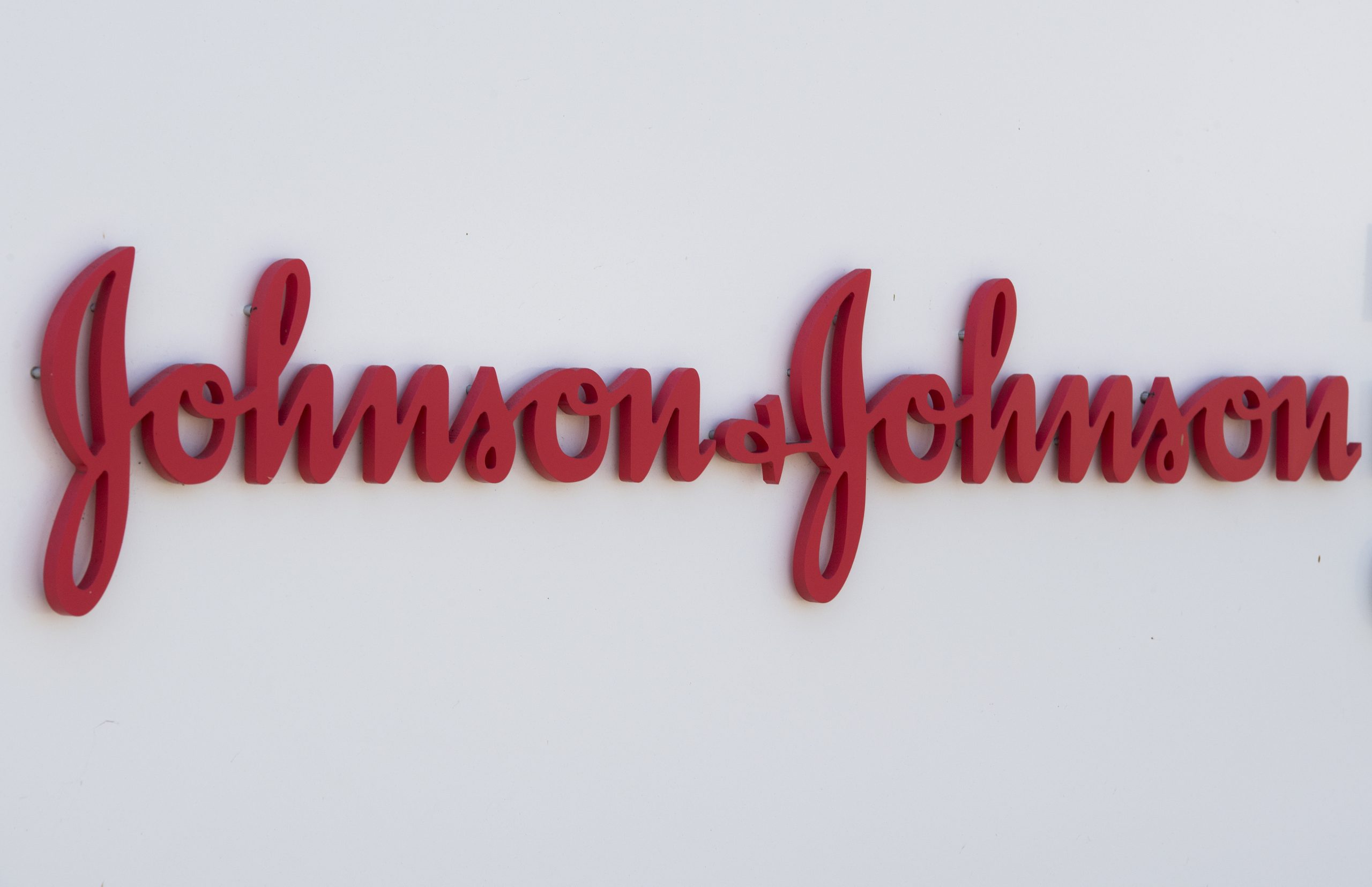 Concorrência acusa três cadeias de supermercados e Johnson & Johnson de “alinhamento de preços”
