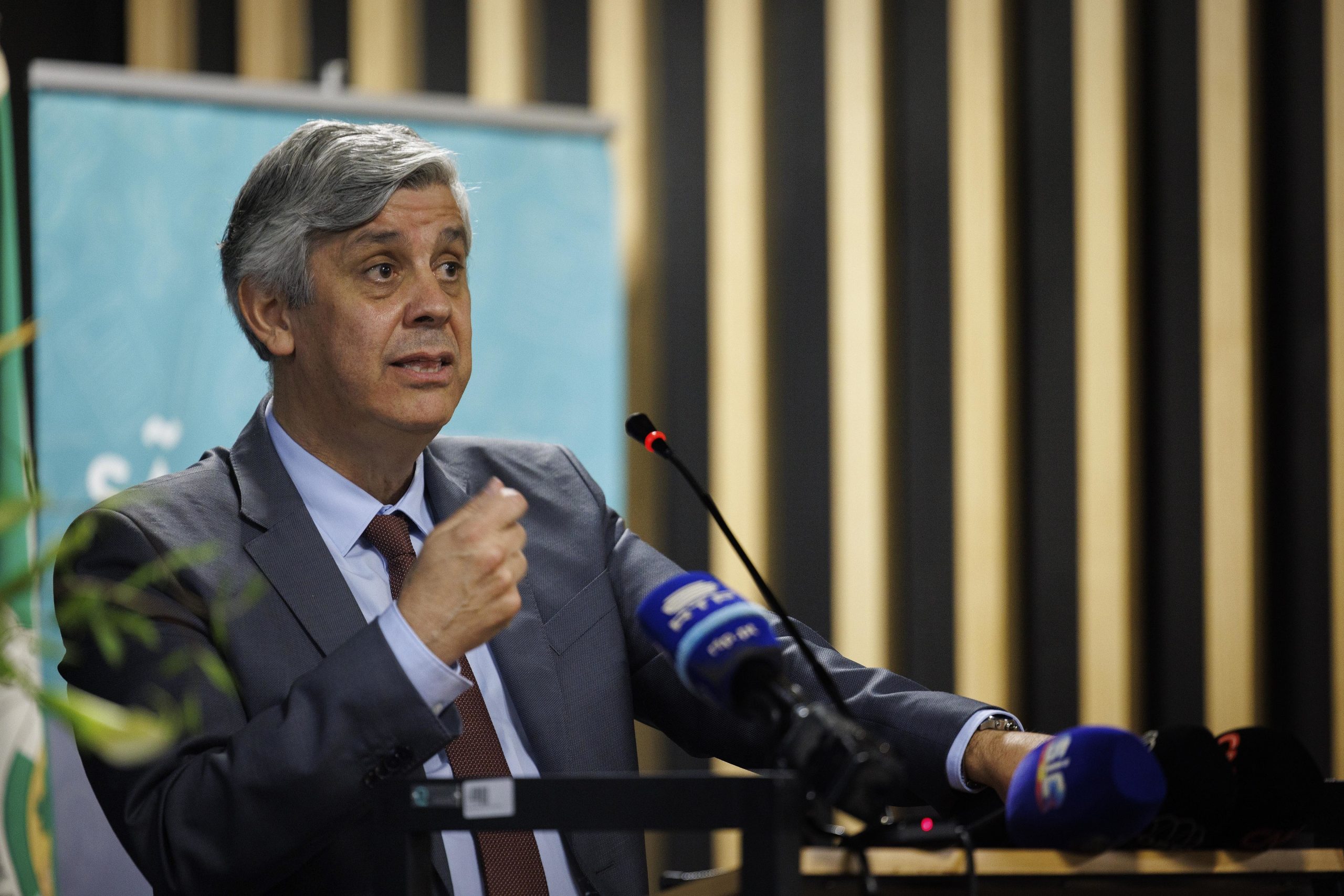 IVA Zero tem grande risco de poder não ser sentido pelos consumidores, avisa Centeno