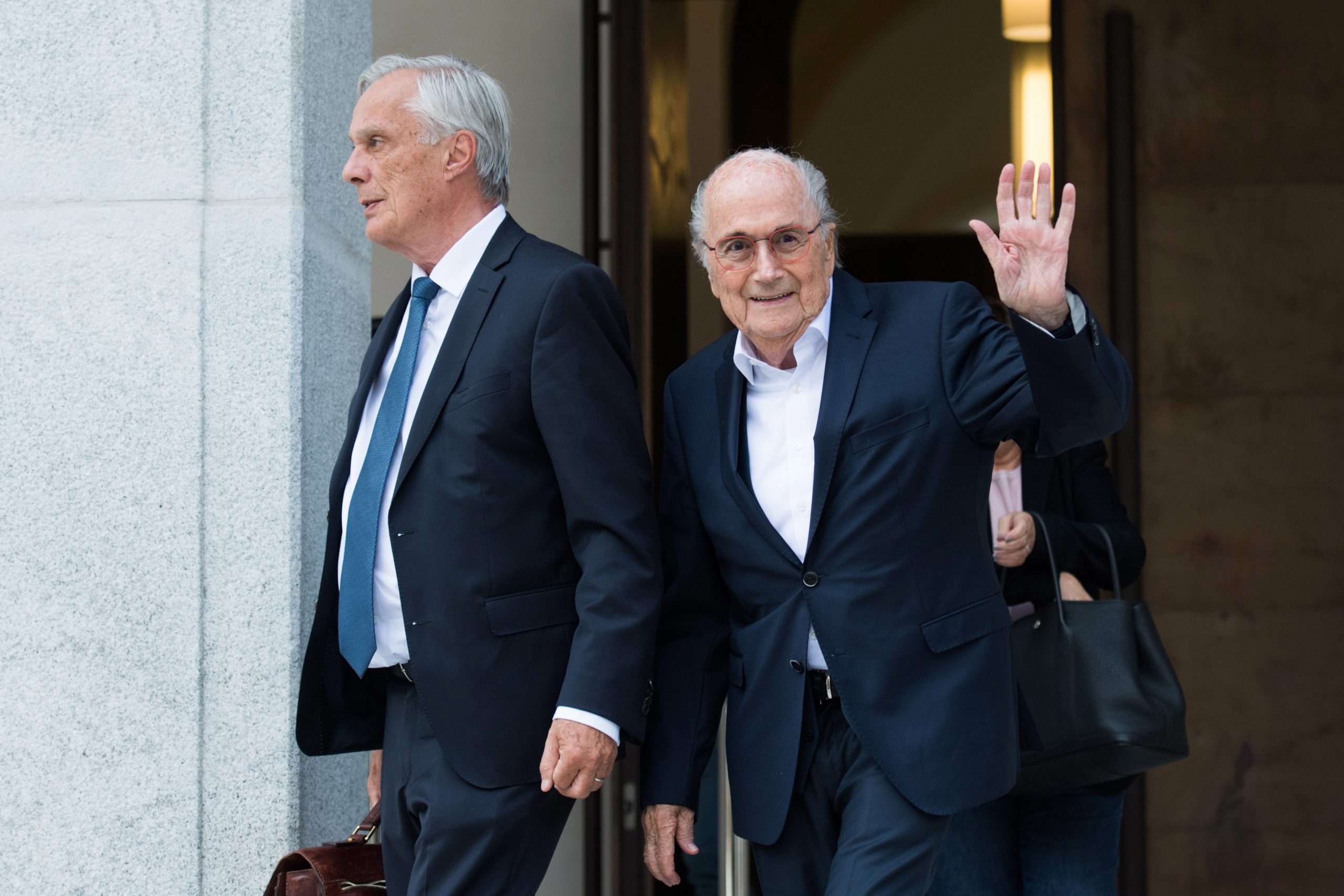 Michel Platini e Joseph Blatter absolvidos de corrupção num tribunal suíço