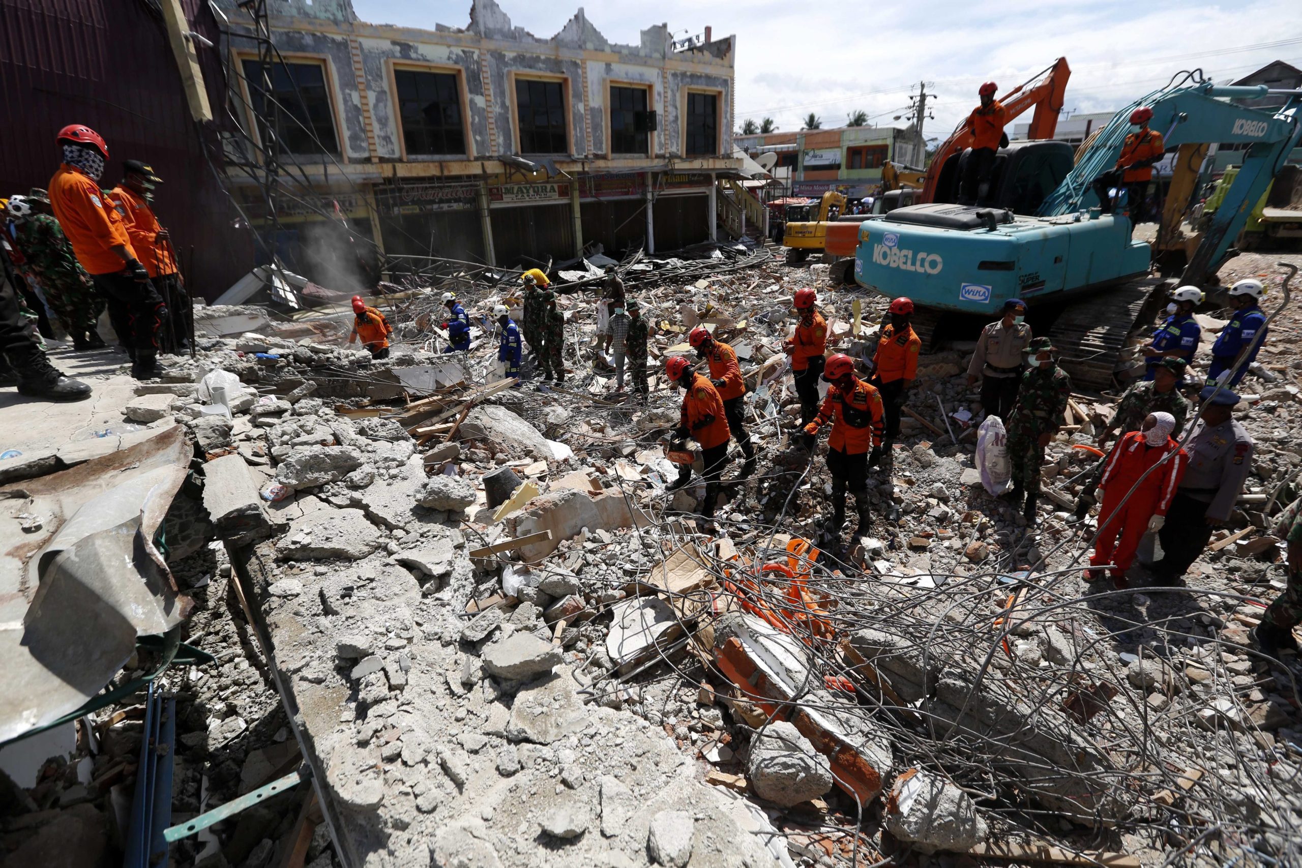 Pelo menos 43 mil desalojados por sismo em Aceh, na Indonésia