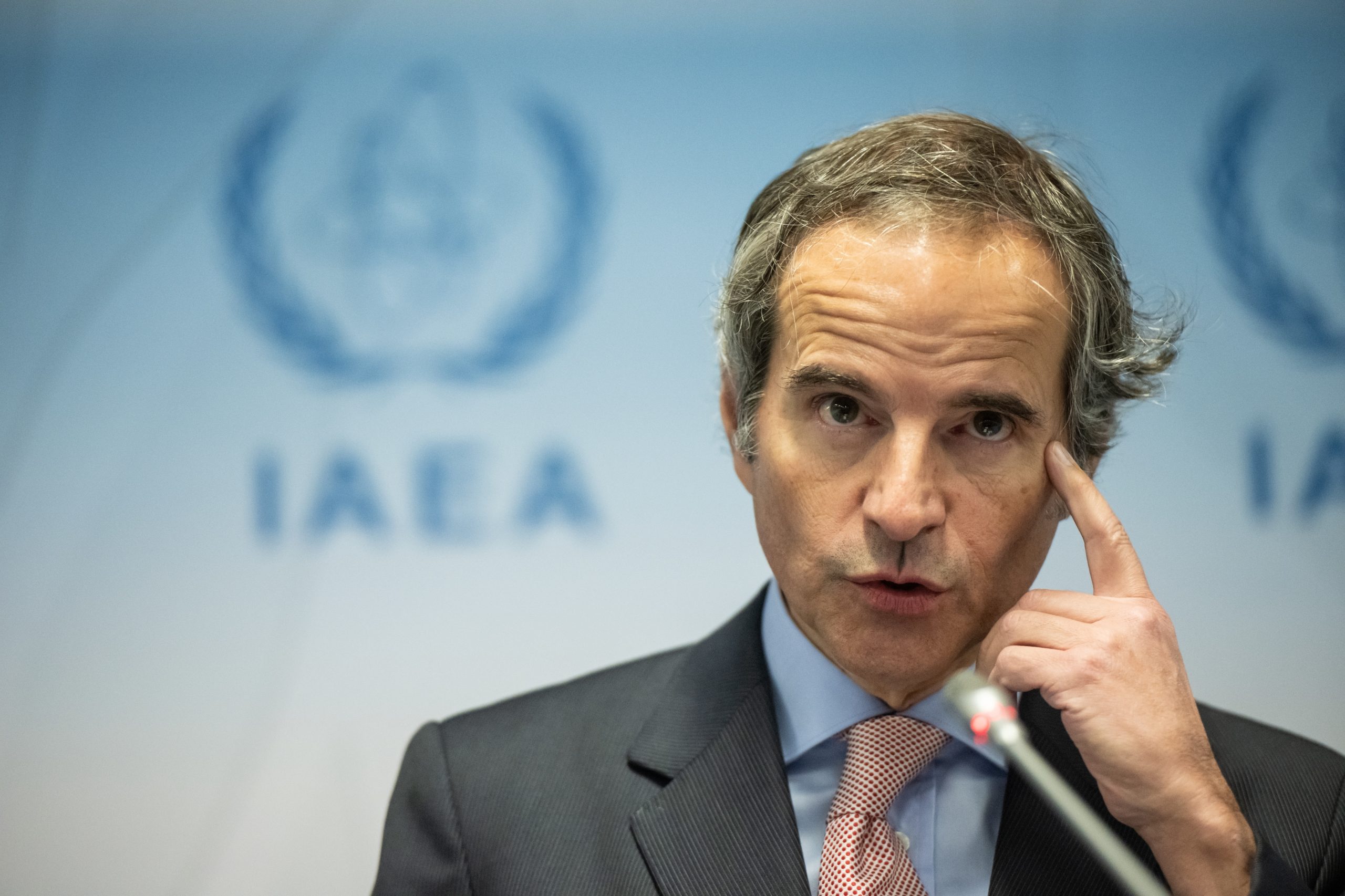 “O que é que estamos a fazer para prevenir um acidente na maior central nuclear da Europa?”