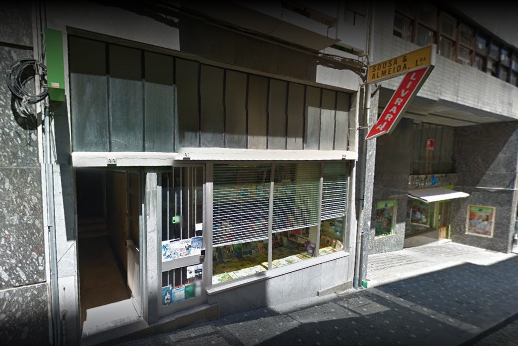 Livraria portuense Sousa & Almeida fechas as portas. Espaço foi comprado por hotel