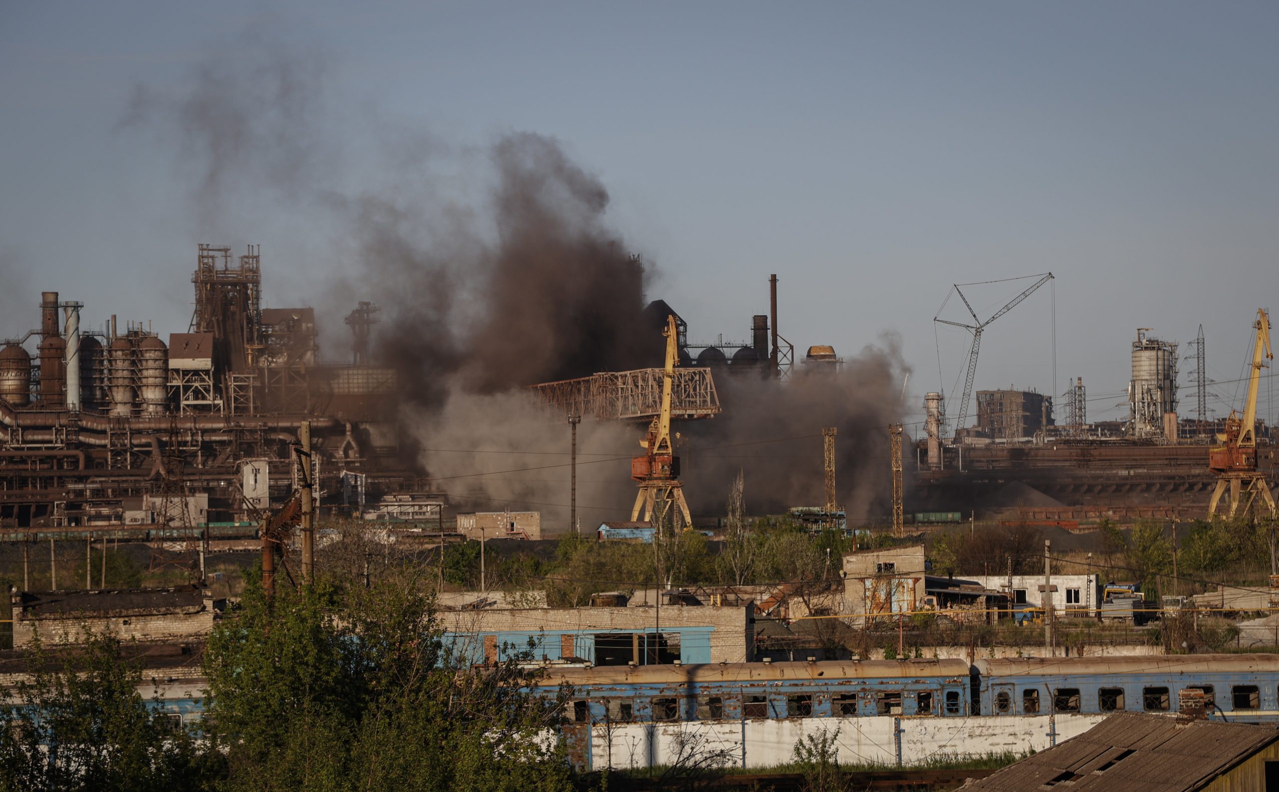 Rússia mantém bombardeamentos aéreos contra Mariupol