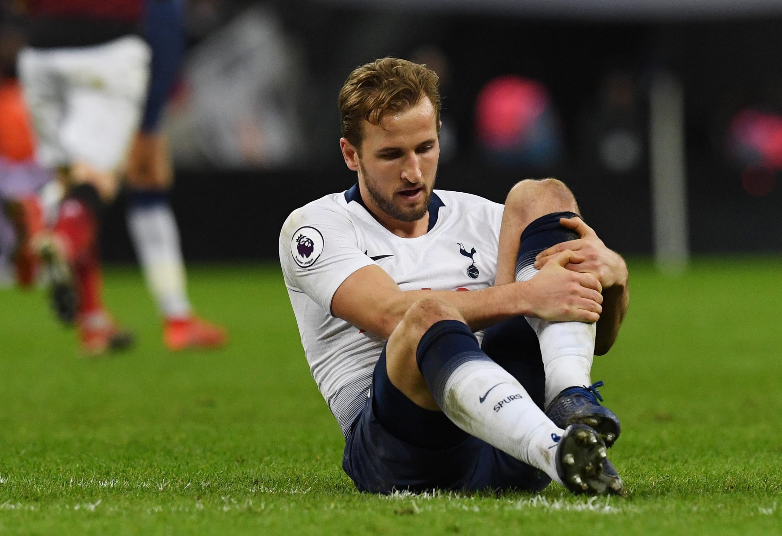 Lesão no tornozelo obriga Harry Kane a parar, pelo menos, até março