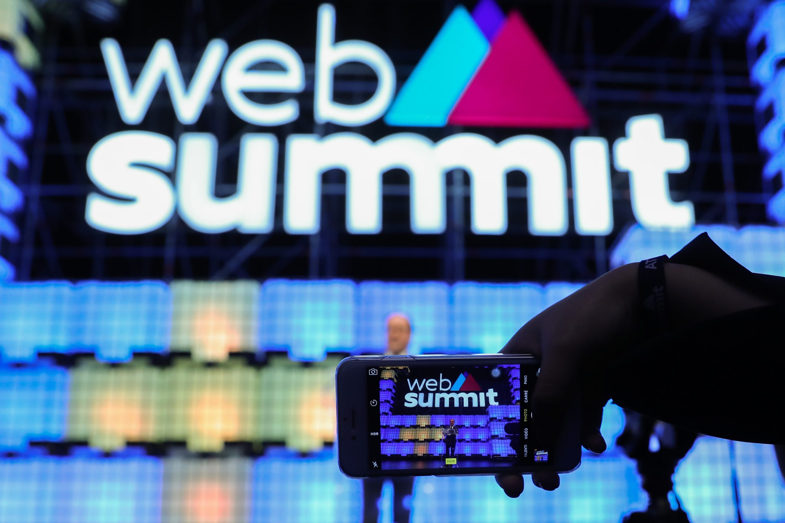 Mais de 100 investidores brasileiros participam em missão empresarial a Portugal para participar na Web Summit