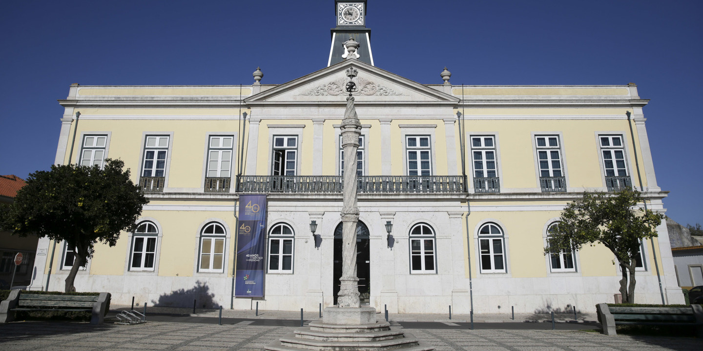 Câmara de Benavente admite alterar requalificação de largo se estiver em risco prestação de socorro