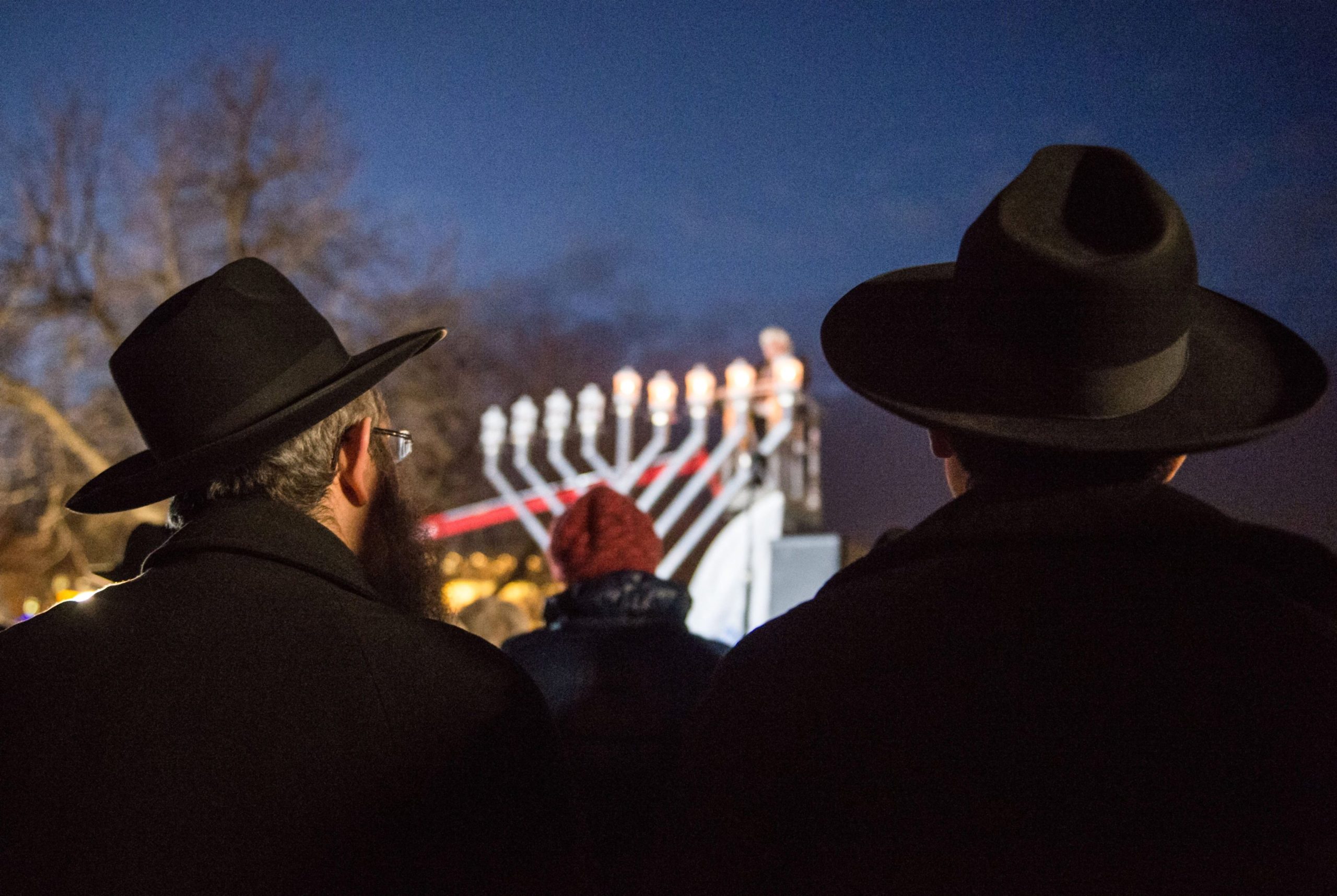 Tiroteio durante celebração do Hanukkah na Austrália. Doze pessoas confirmadas mortas, entre elas um dos atiradores