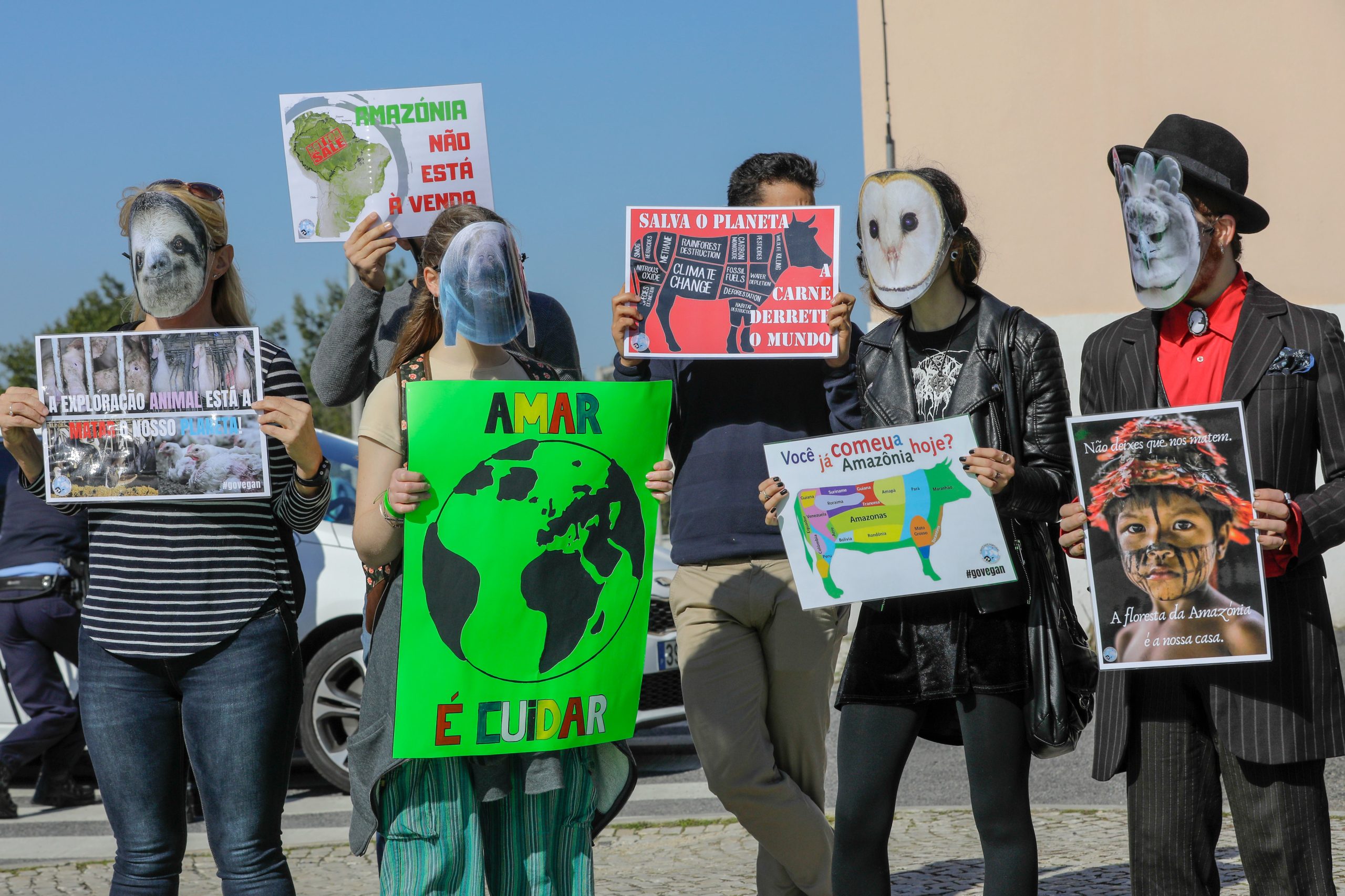Lisboa. Manifestação contra políticas ambientais de Bolsonaro juntou cerca de 15 pessoas