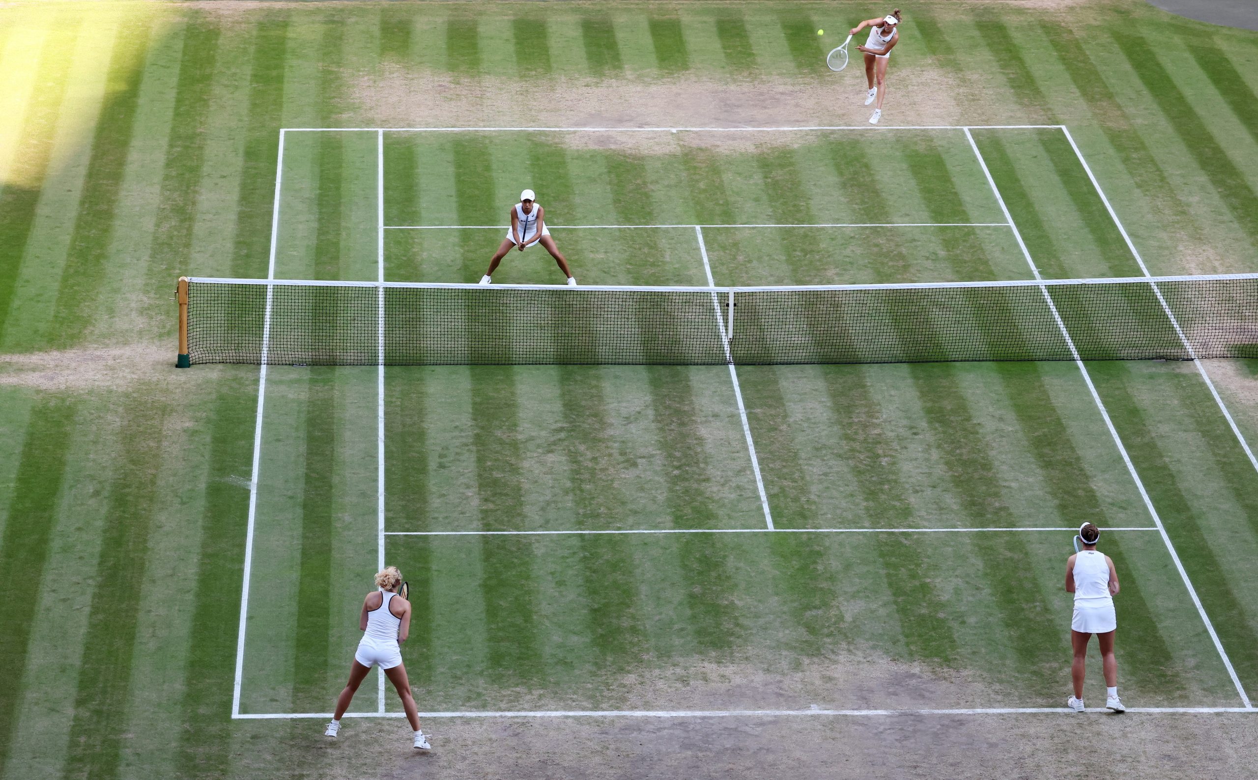 Wimbledon vai doar receitas à Ucrânia e financiará alojamento de tenistas