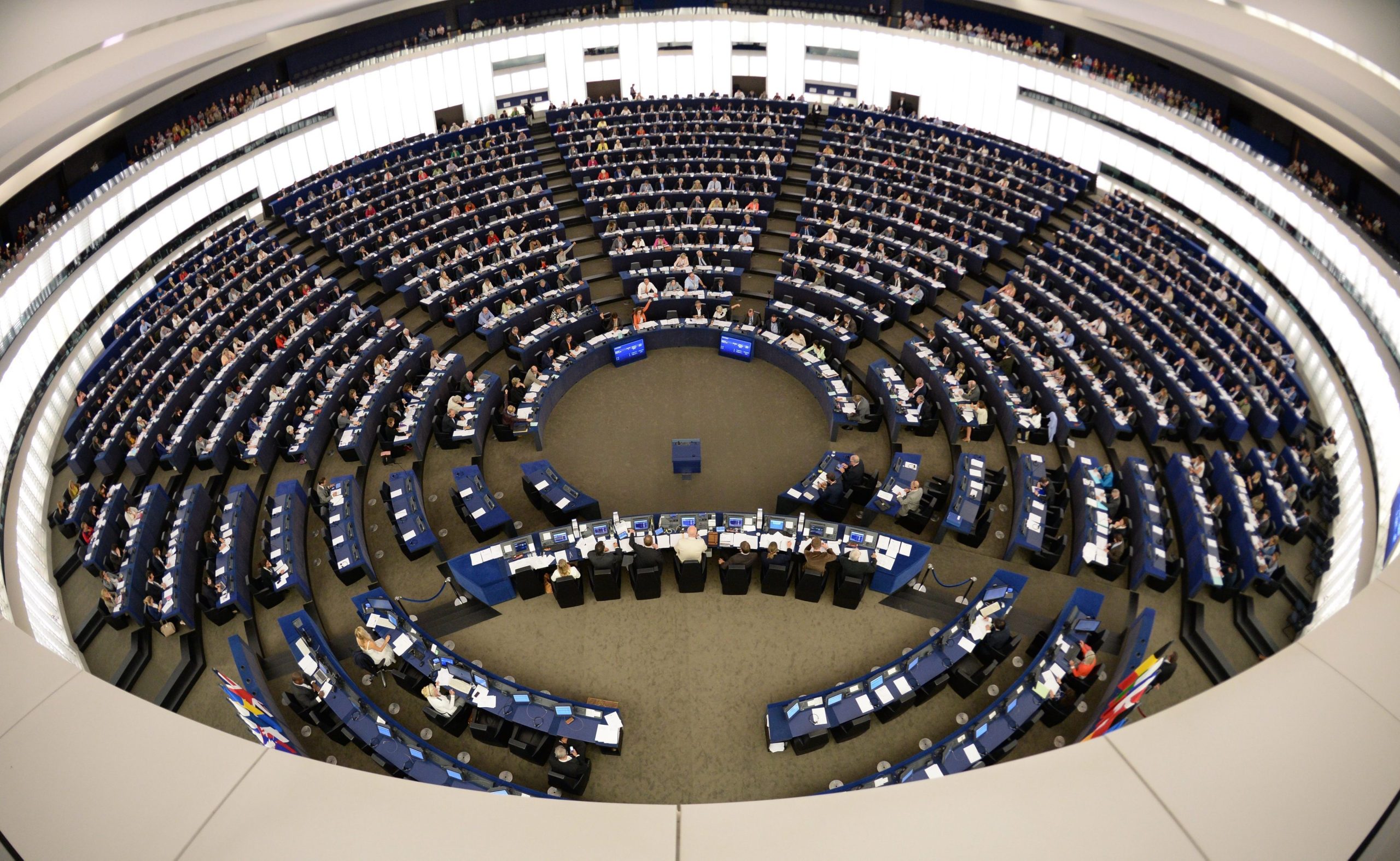 “Sim, sou uma agente; uma agente da paz”, diz eurodeputada acusada de espionagem para Rússia
