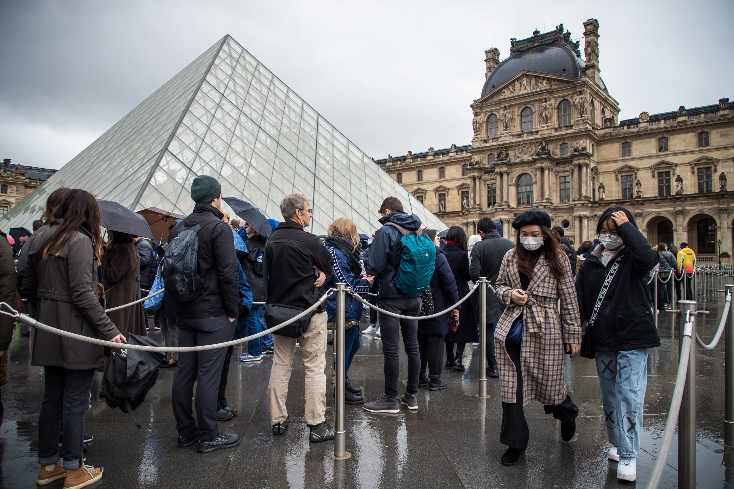 Covid-19: Museu do Louvre dá garantias aos trabalhadores e já reabriu