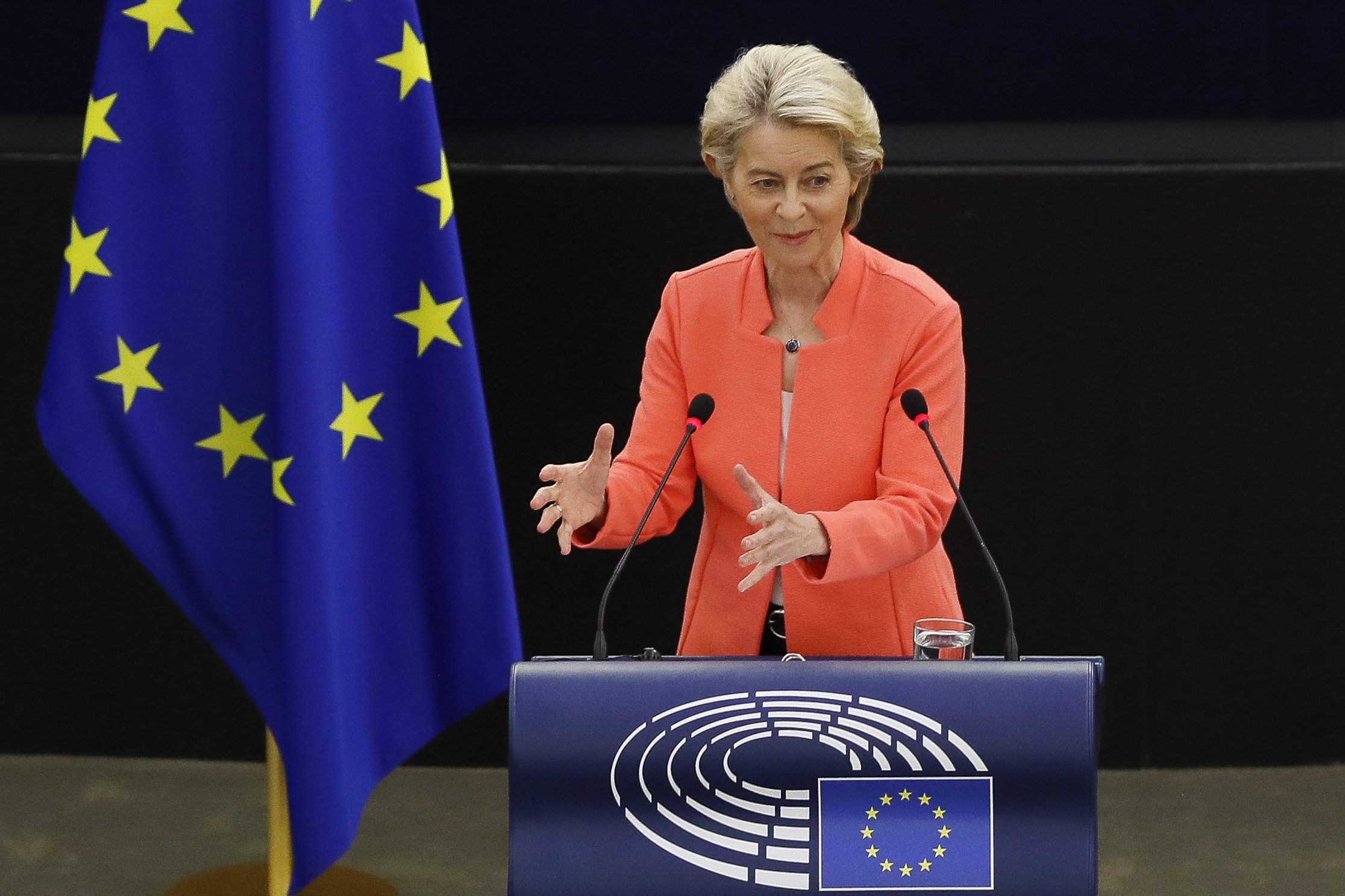 Estado da União: Von der Leyen anuncia doação de vacinas contra a covid-19 e cimeira europeia de defesa