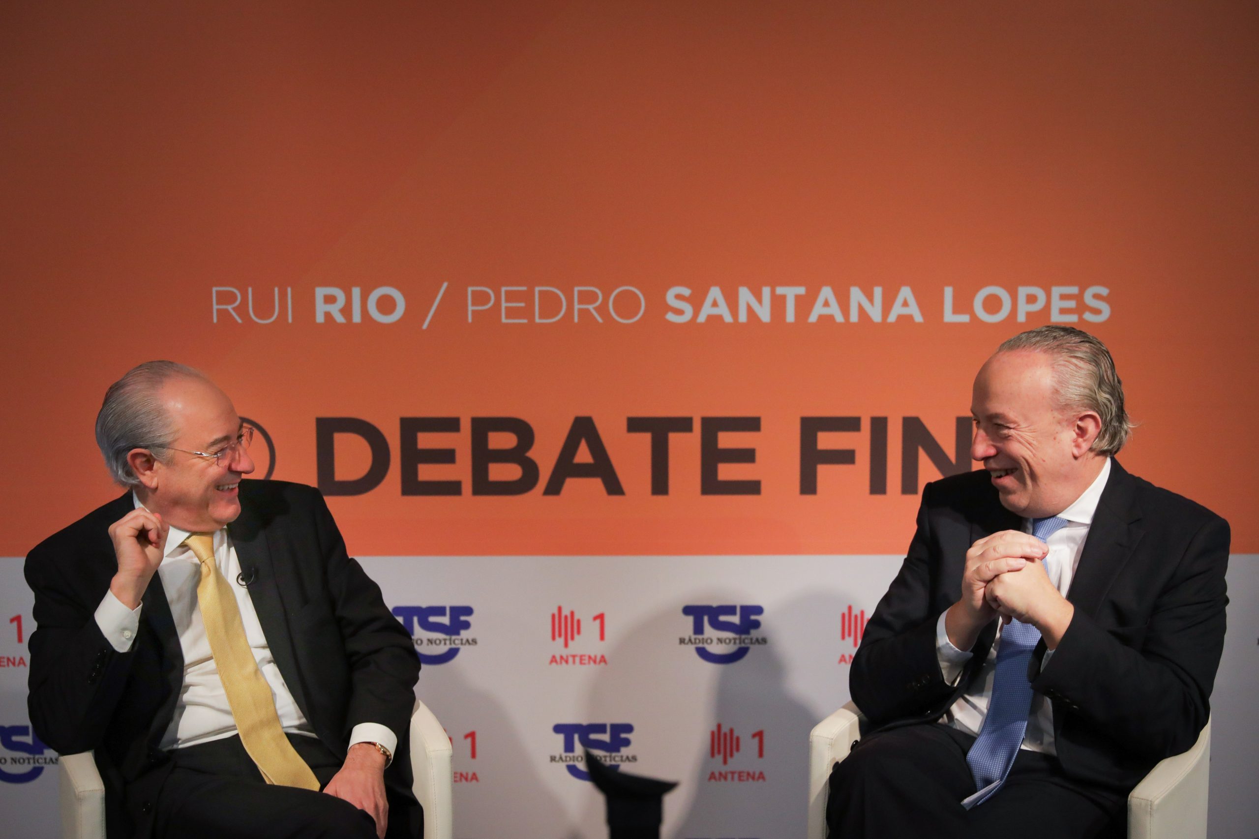PSD. Mais de 70 mil militantes escolhem hoje o próximo presidente do partido