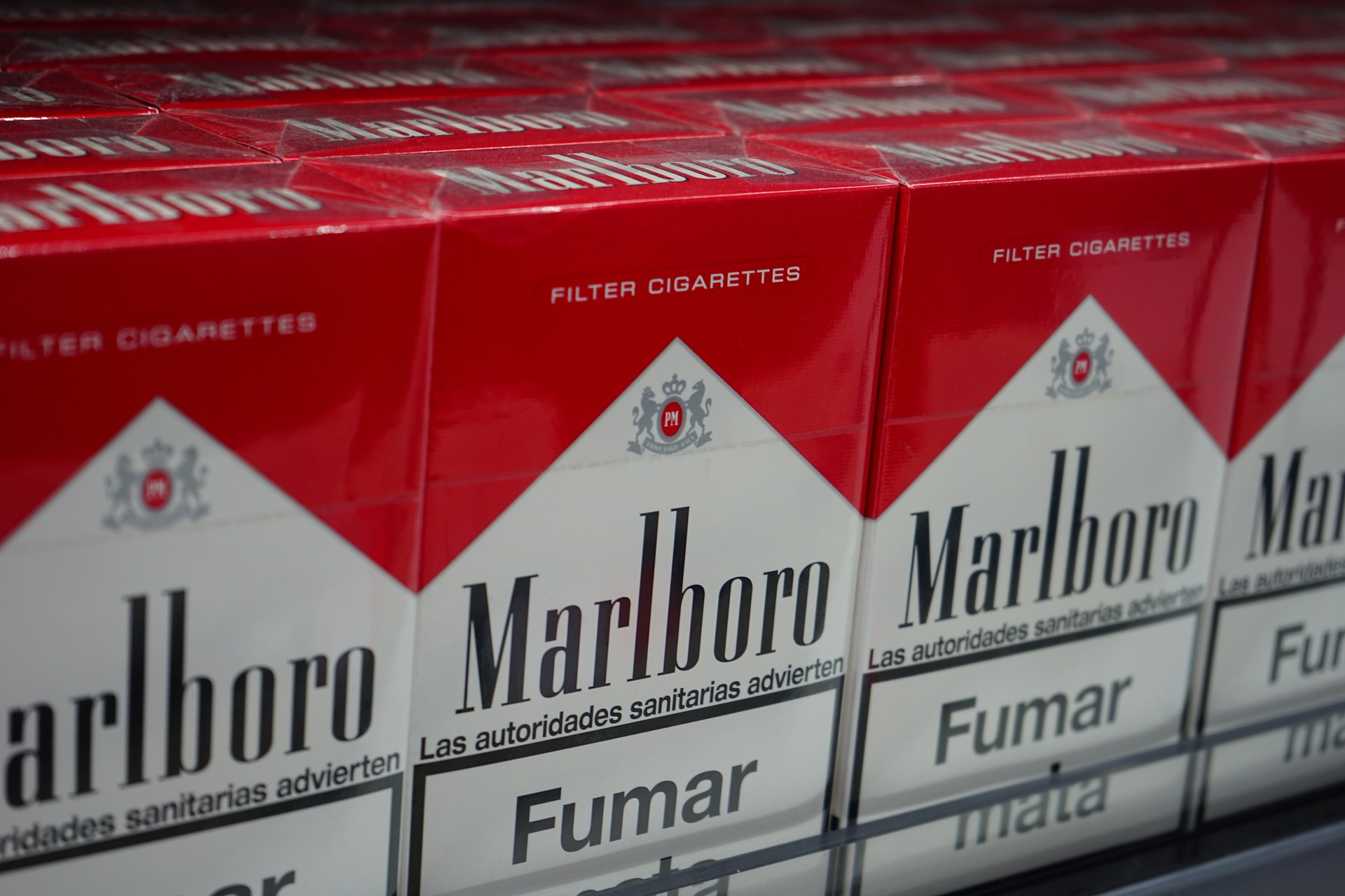 Tabaco. Campanha “I AM Marlboro” gera críticas por alegado apelo aos jovens