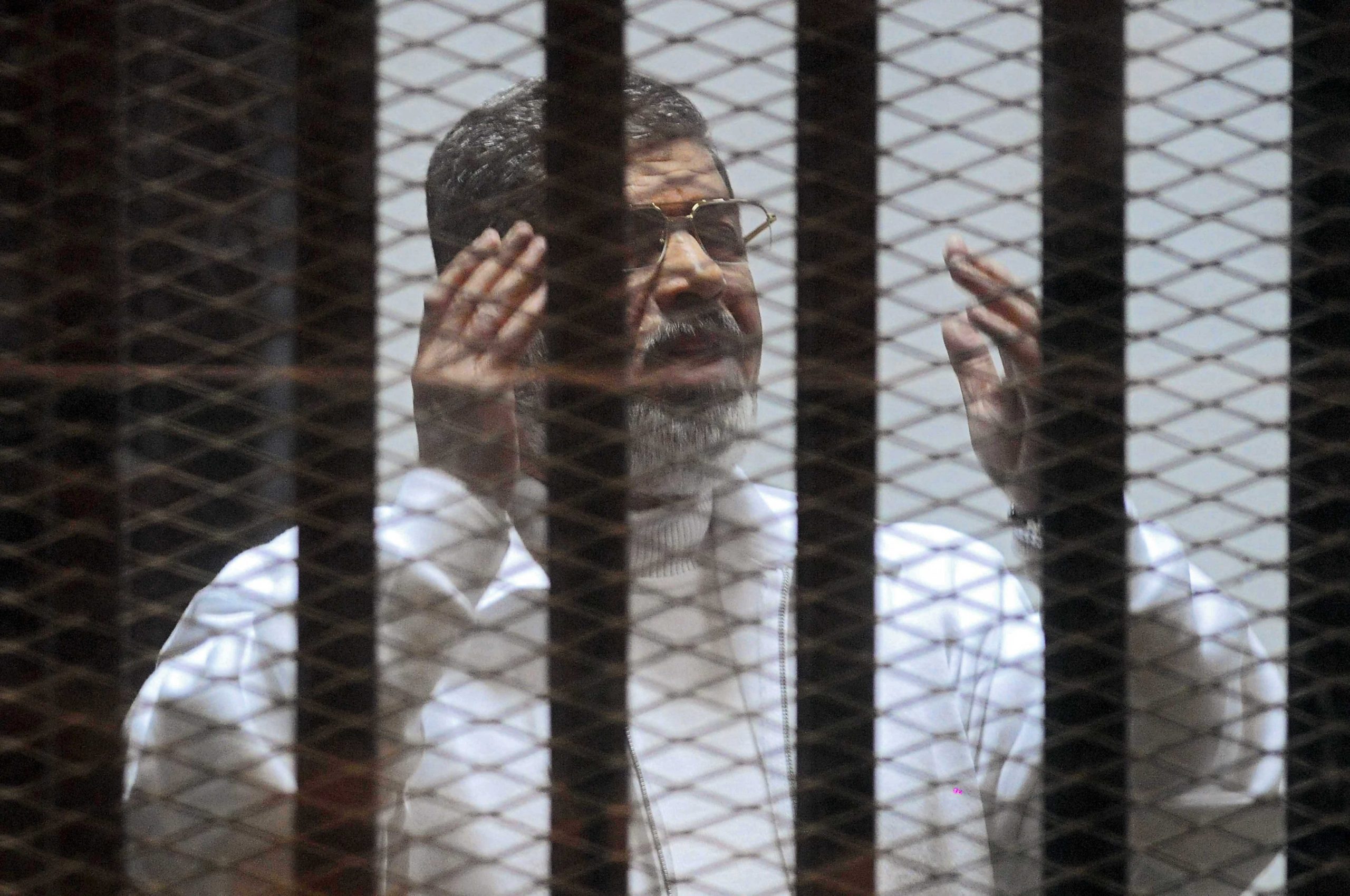 Tribunal egípcio condena ex-presidente Morsi por insulto ao sistema judicial