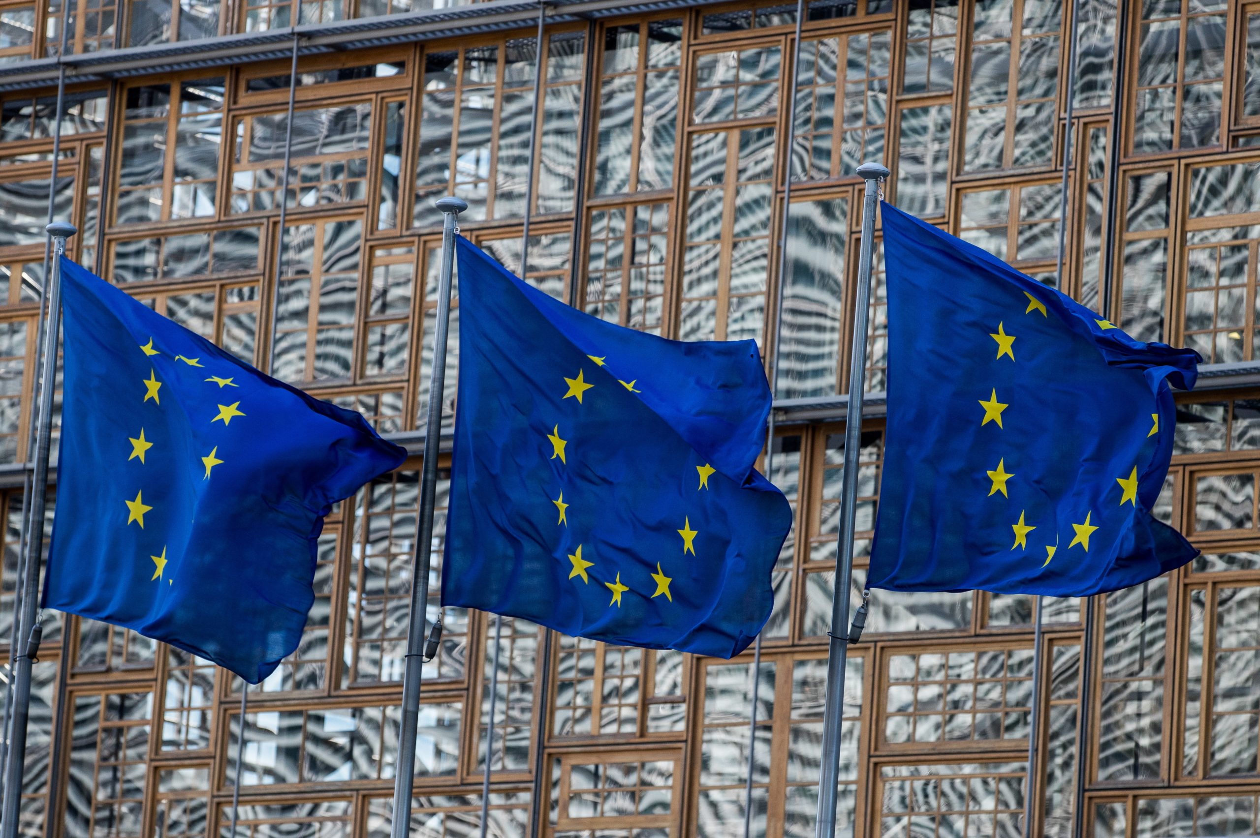 Covid-19: Bruxelas propõe apoios temporários ao emprego como alternativa ao ‘lay-off’