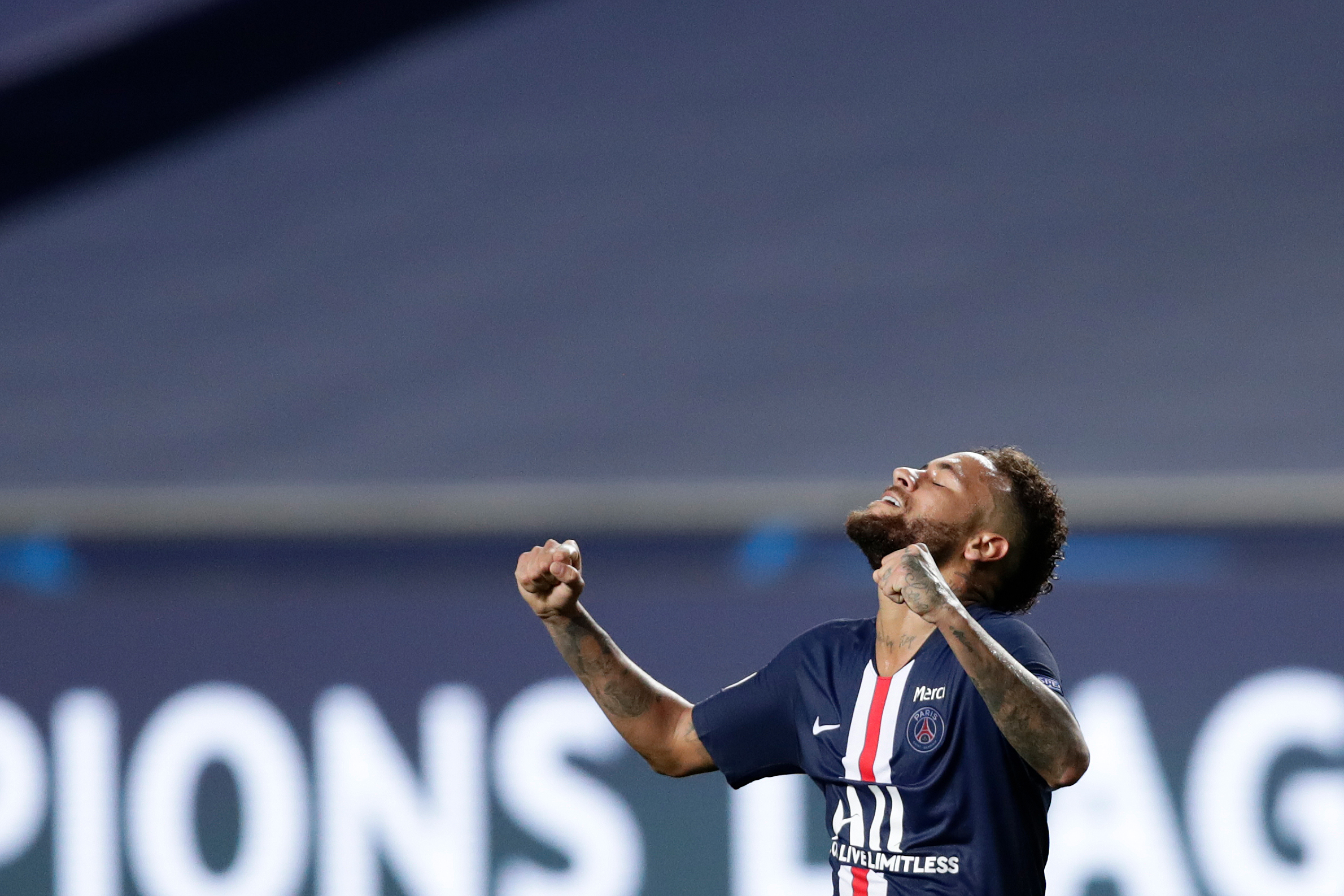 Fantasmas são coisa do passado, agora a moda é jogar desassombrado. PSG vence Leipzig e chega a uma final da Liga dos Campeões