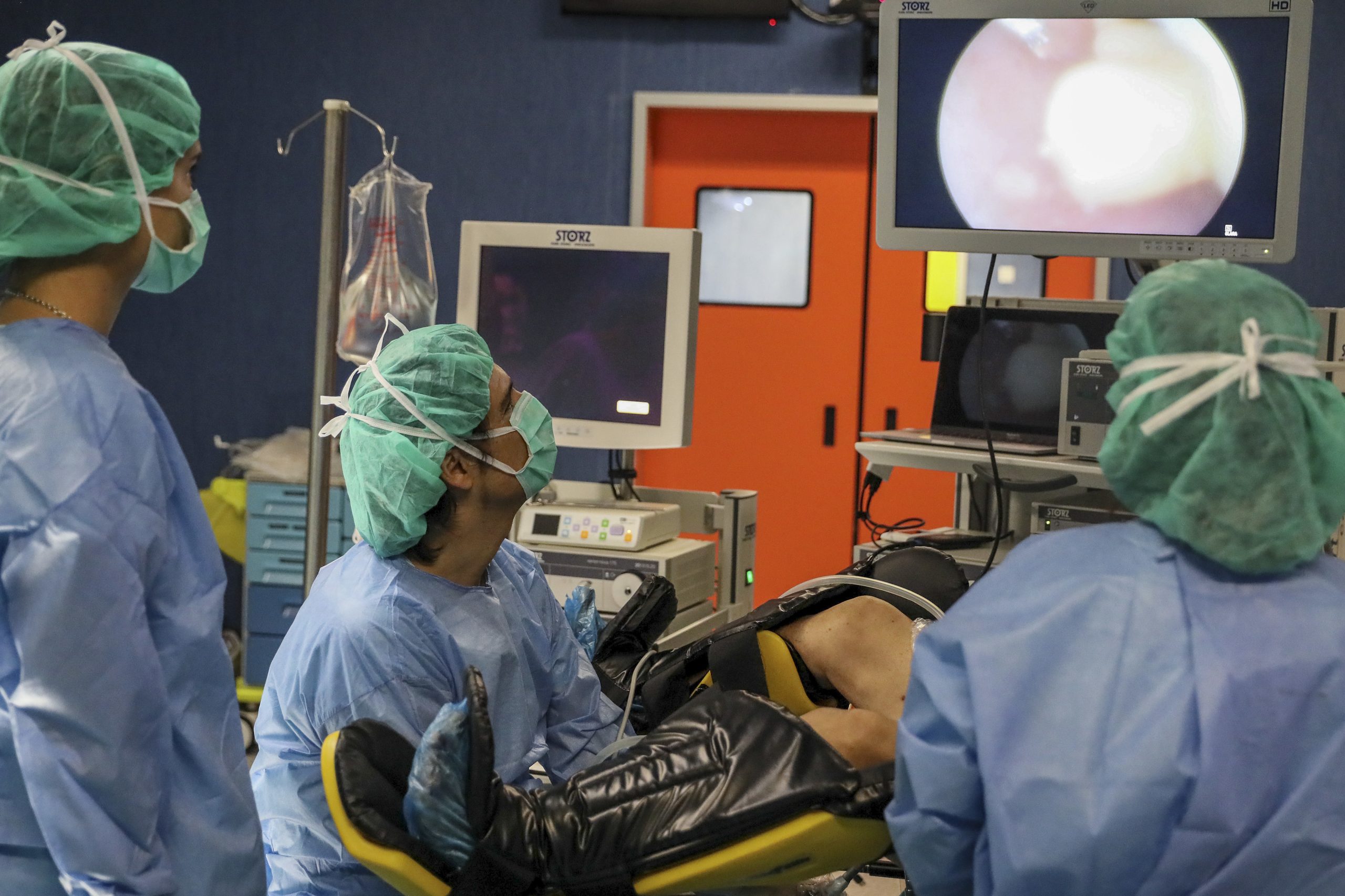 Cirurgia pioneira de remoção de tumores no útero realizada hoje no Porto