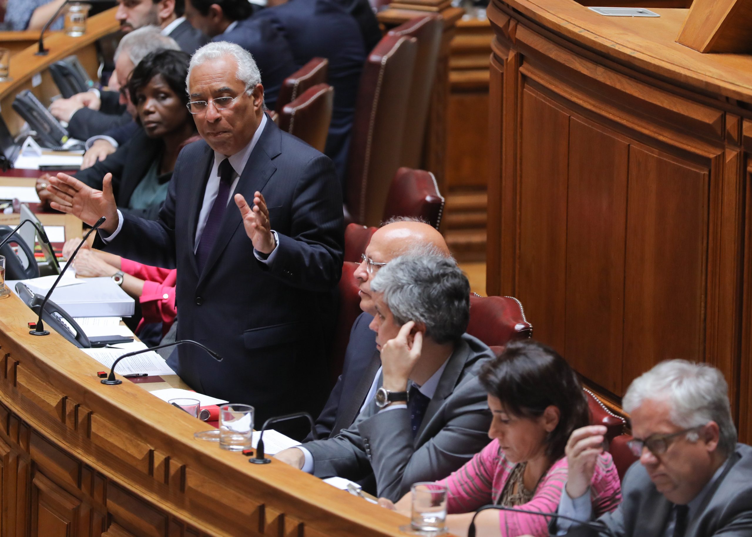 António Costa anuncia compra de novas antenas-satélite para o SIRESP