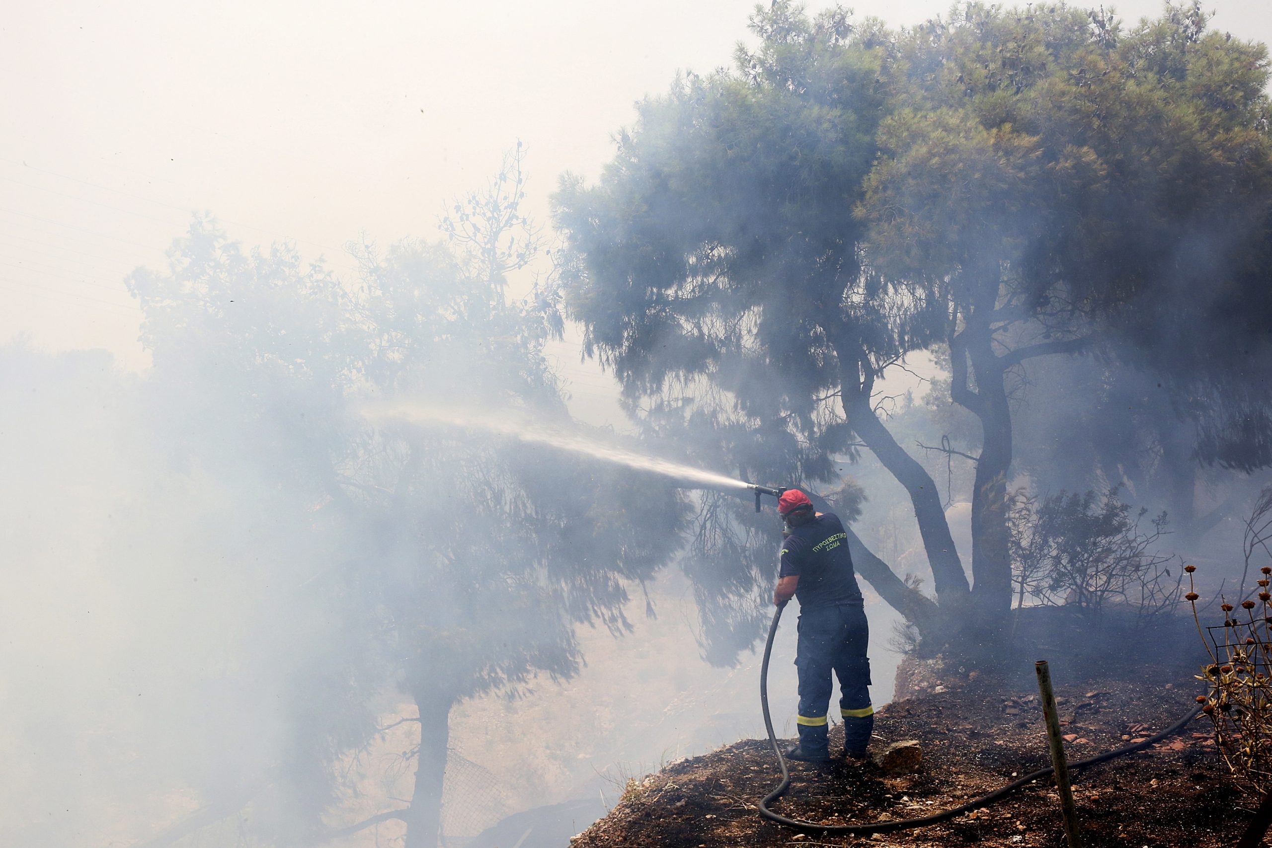 Calor extremo e incêndios no hemisfério norte colocam em alerta milhões de pessoas