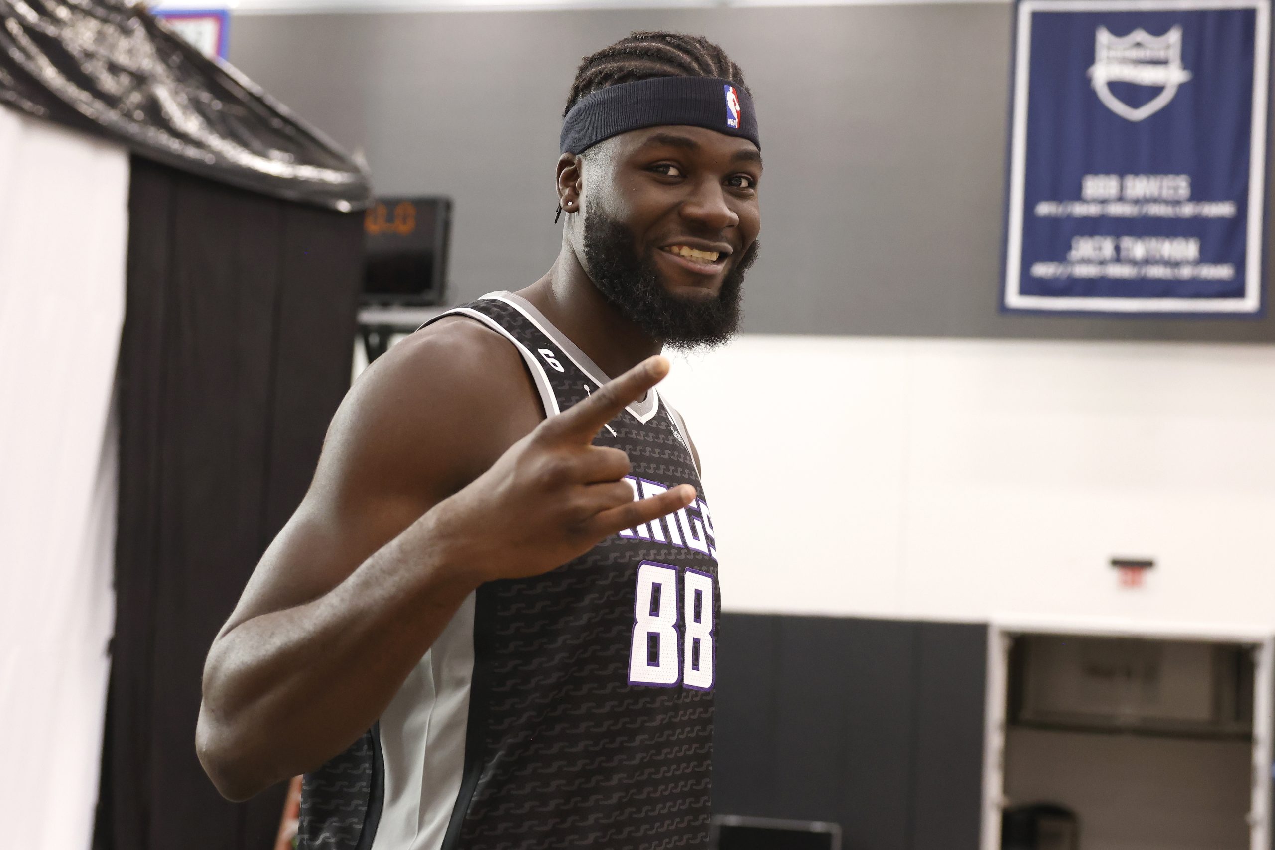 NBA: português Neemias Queta assina “contrato padrão” com os Sacramento Kings