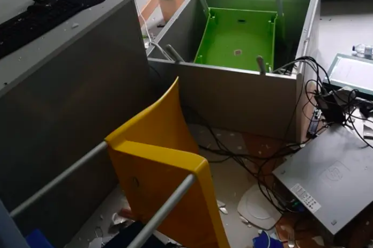 Escola secundária de Carnaxide vandalizada durante a madrugada