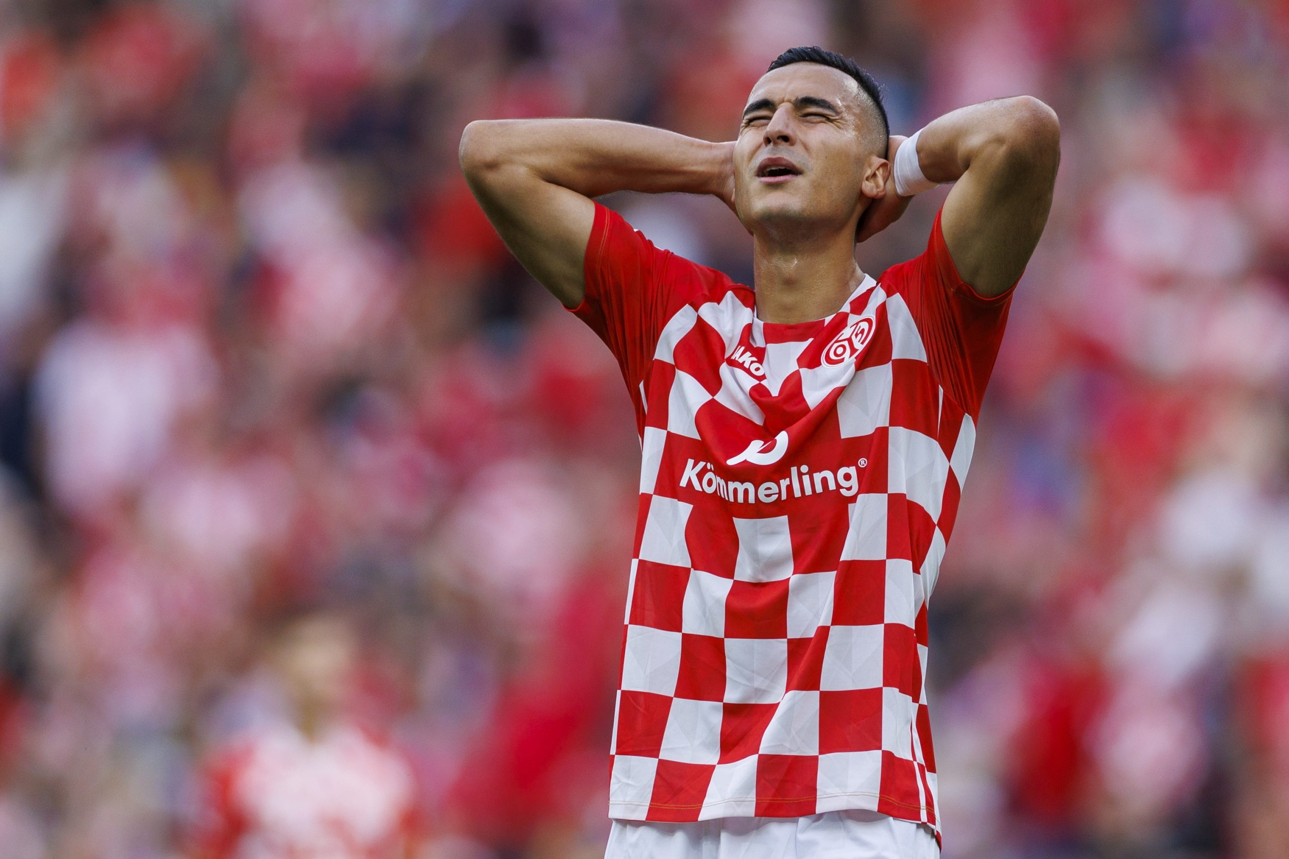 Mainz despede El Ghazi, na sequência das publicações sobre conflito em Gaza
