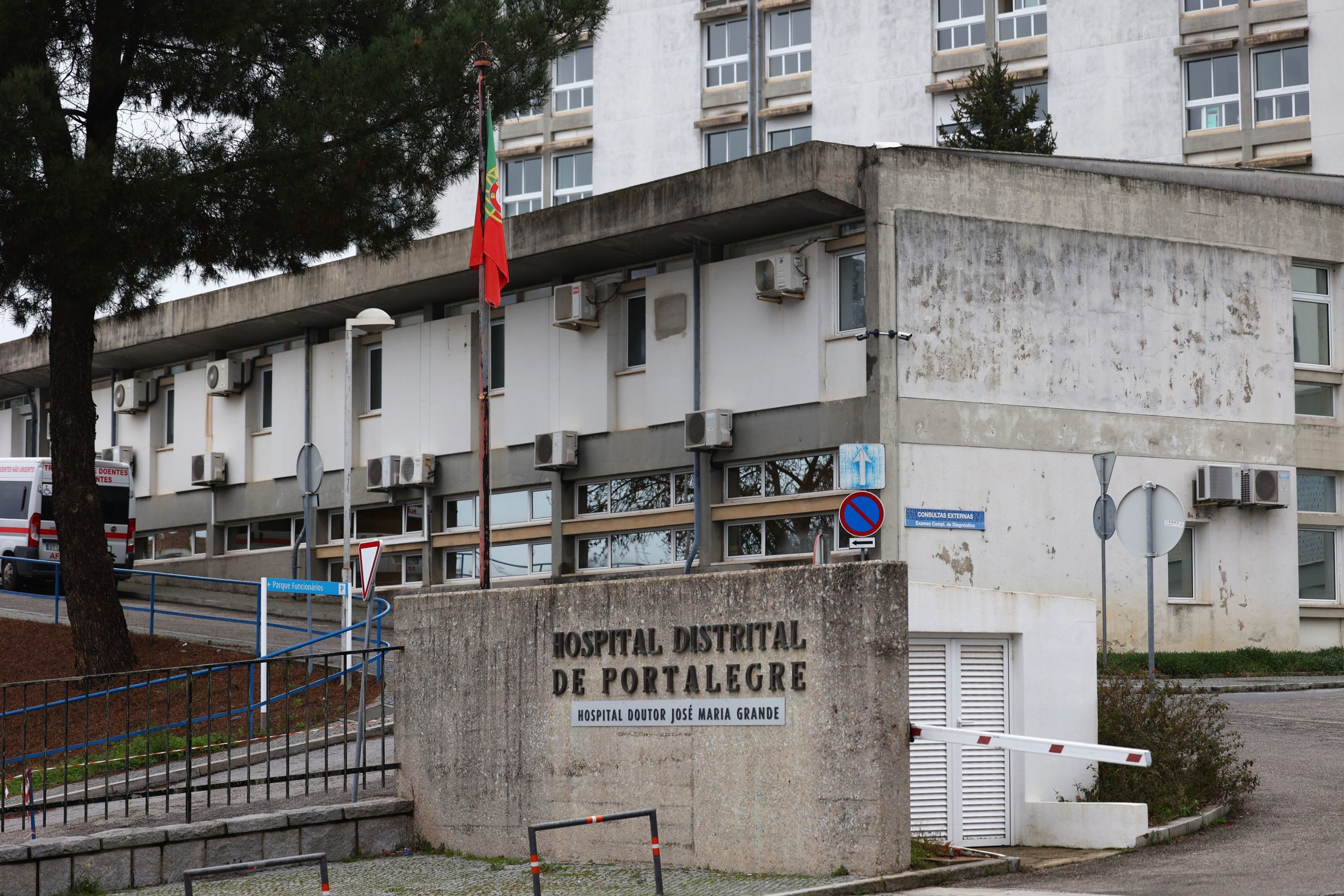 Morte de bebé leva ERS a advertir para operacionalidade de viatura de emergência do hospital de Portalegre