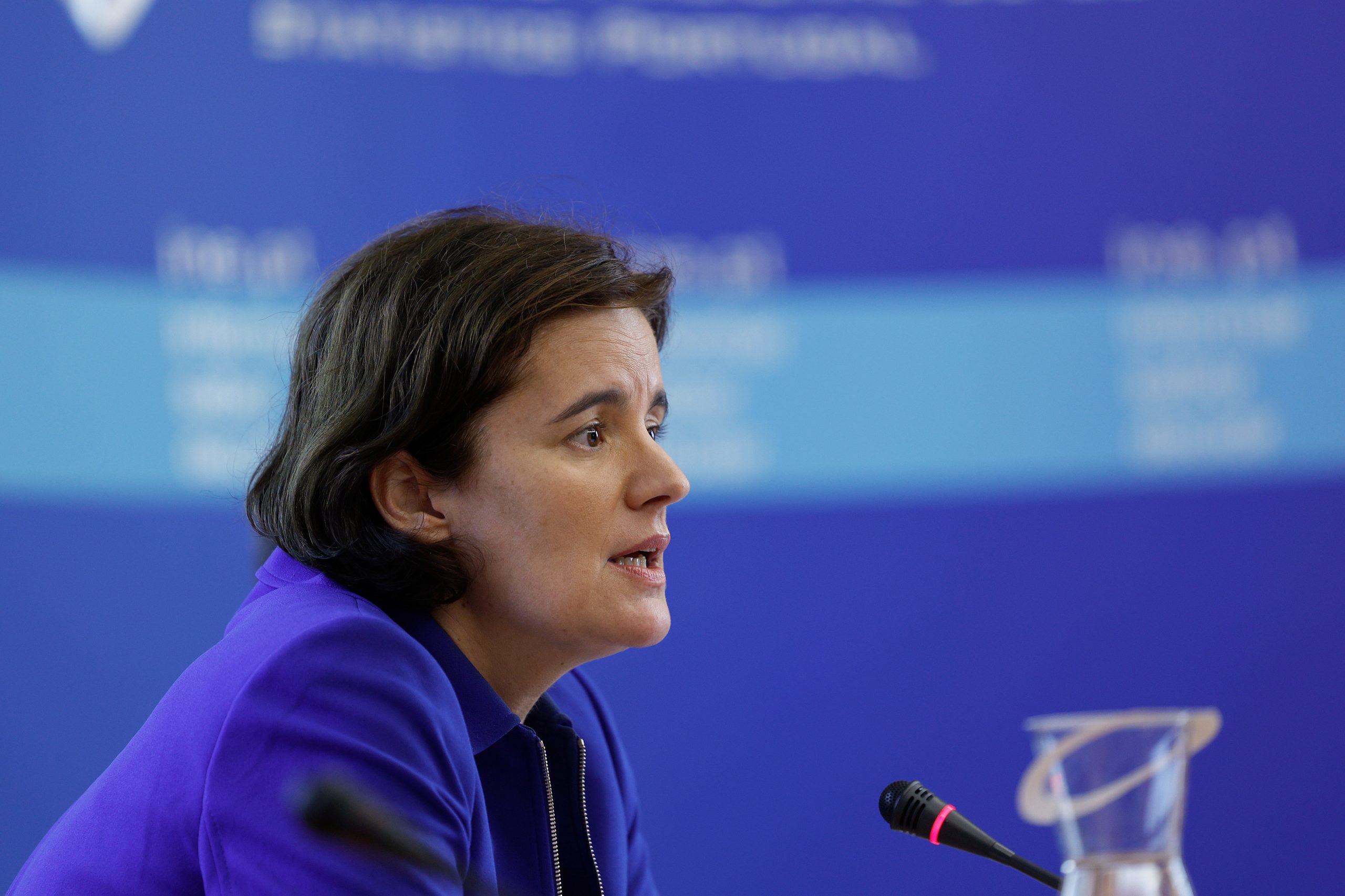 Governo anuncia aumento do salário mínimo para 760 euros