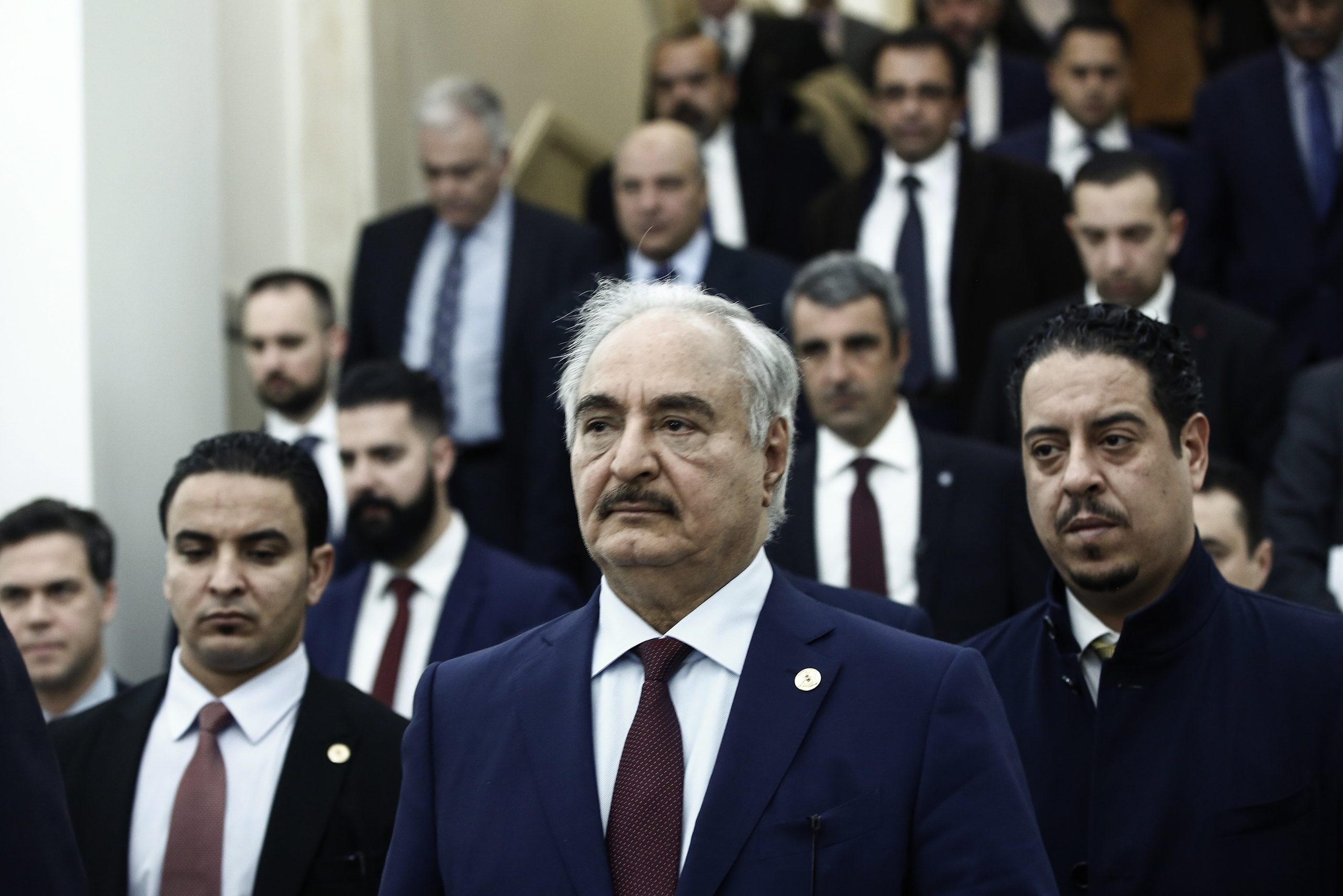 Khalifa Haftar dispõe-se a assumir controlo político da Líbia