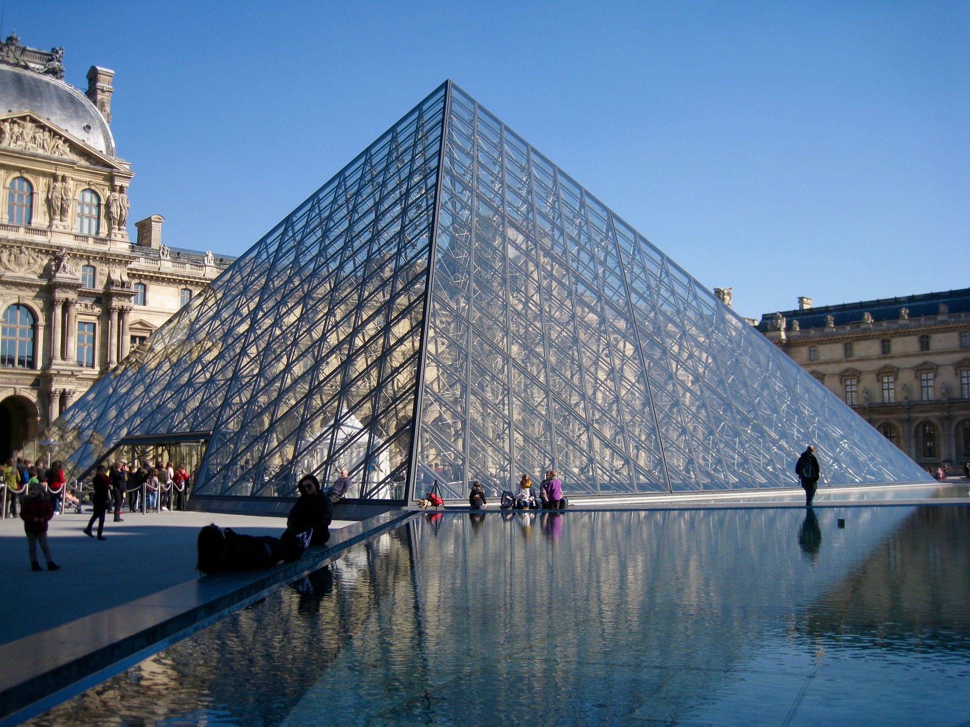 Museu do Louvre recebeu 8,1 milhões de visitantes em 2017