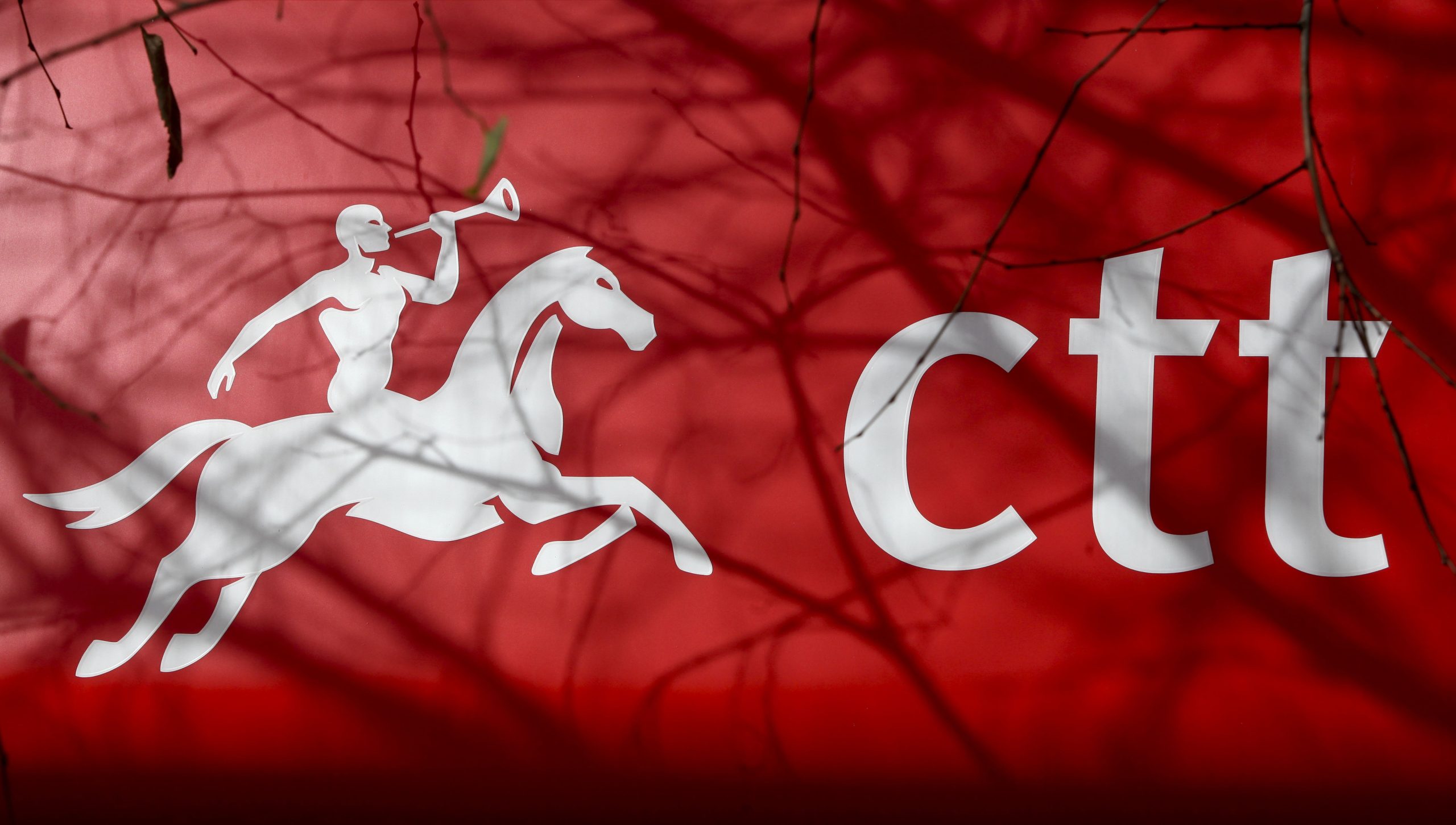 Lucro dos CTT cai 50% no primeiro trimestre