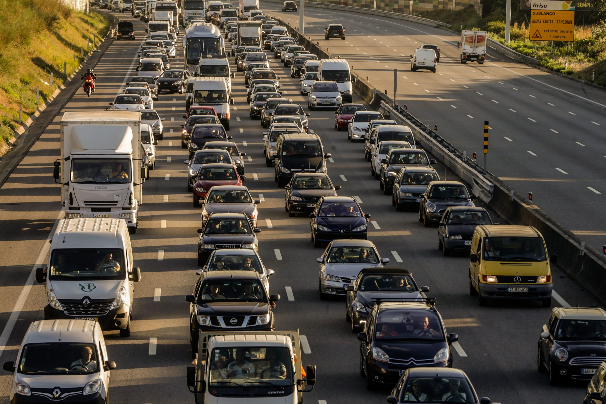 Novas matrículas automóveis: quem não cumprir as regras pode ser multado ou até chumbar na inspeção
