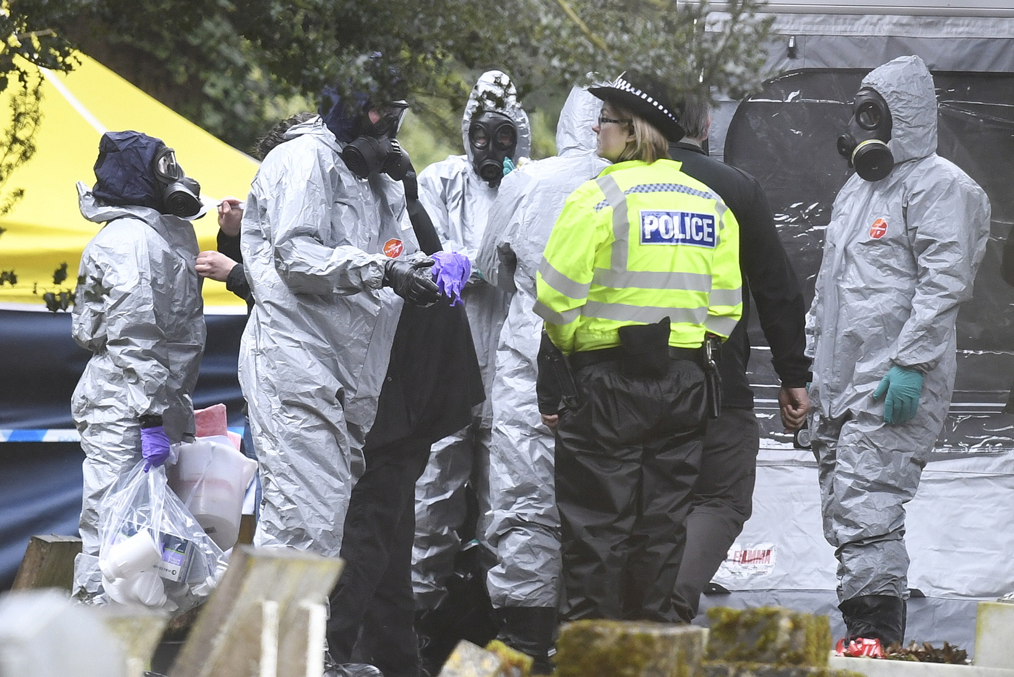 Polícia antiterrorismo britânica junta-se a investigação a casal exposto a “substância desconhecida”