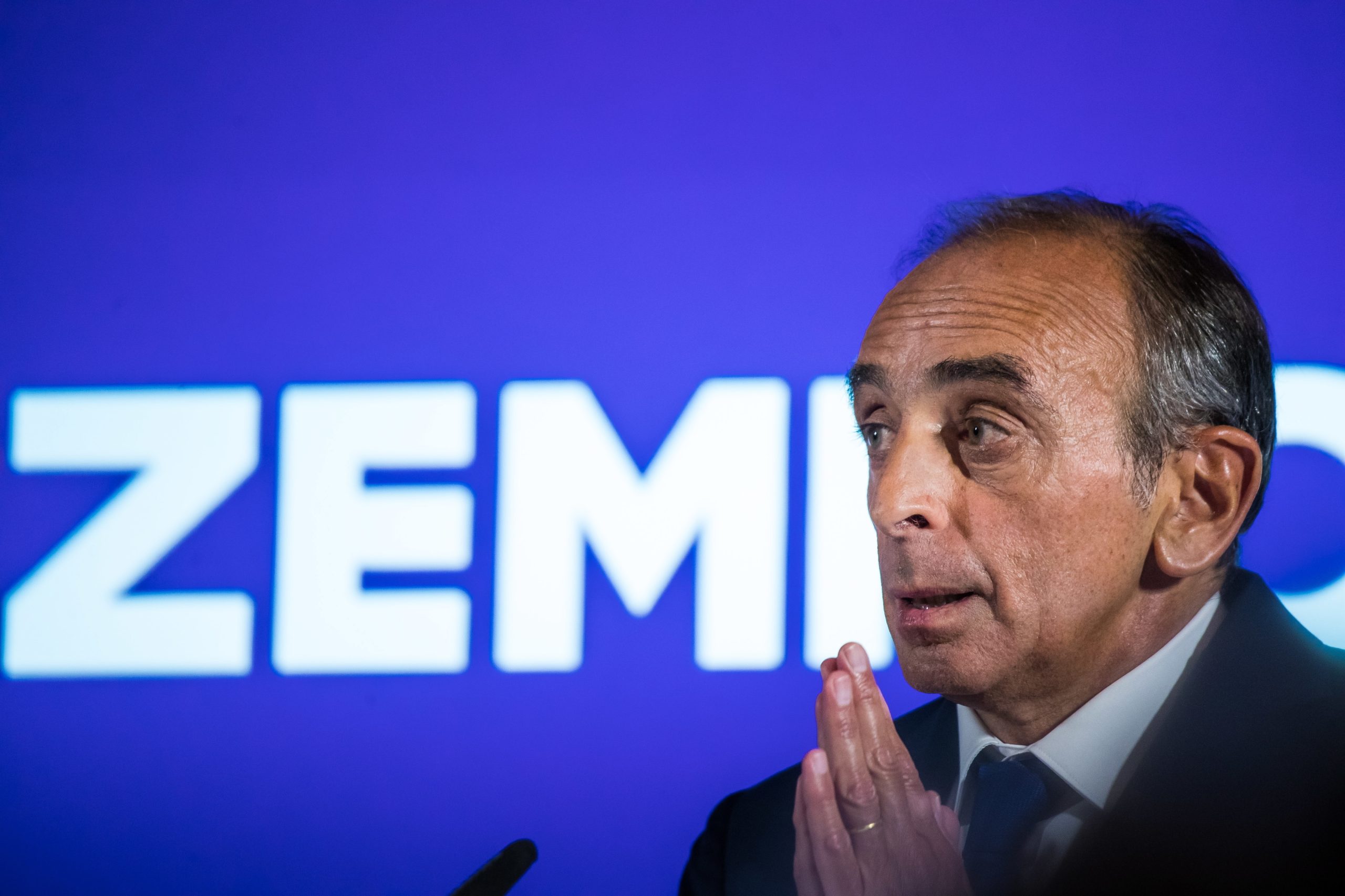 Éric Zemmour, candidato da extrema-direita francesa às presidenciais, condenado por incitação ao ódio