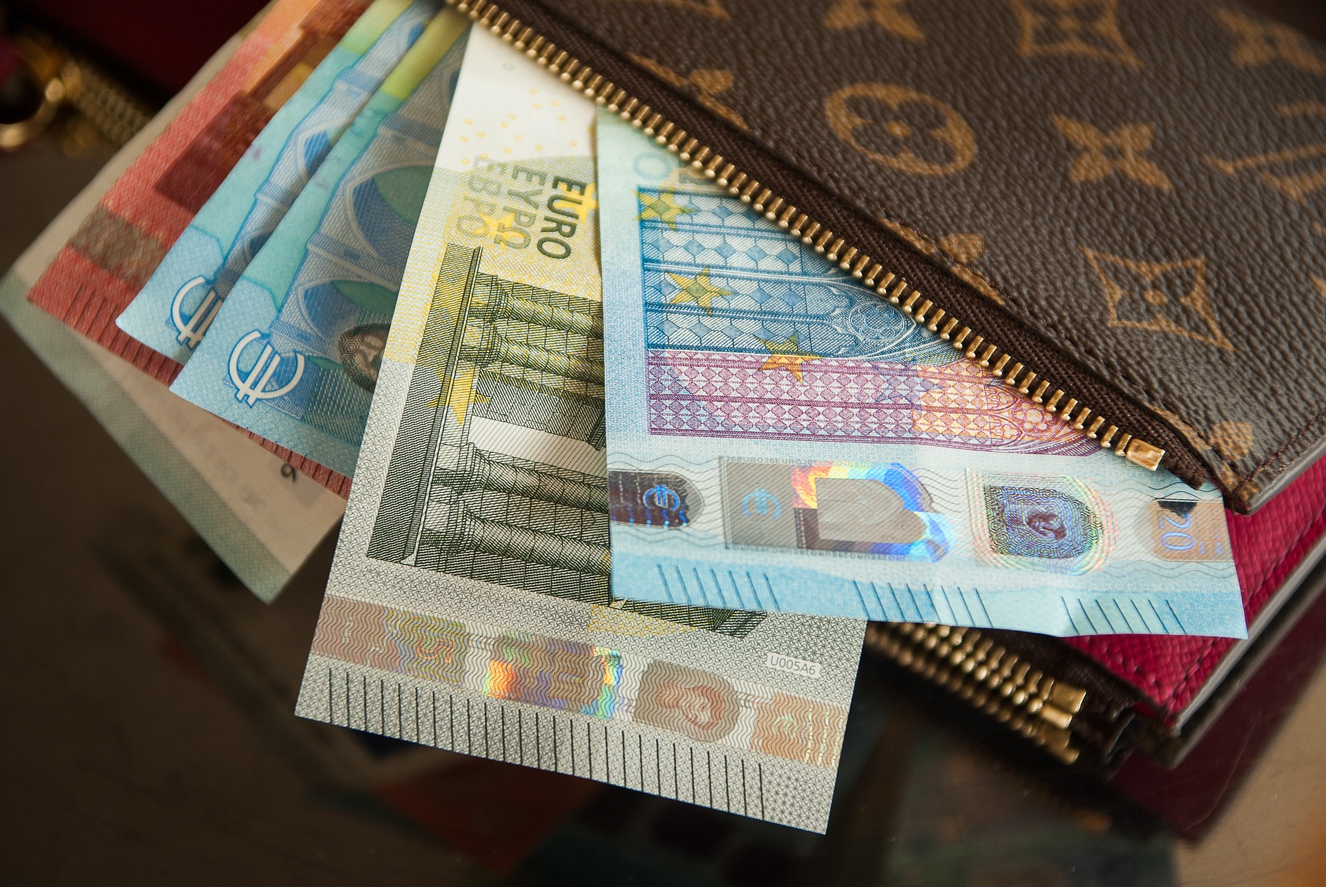 Bancos do processo ‘cartel da banca’ pedem absolvição ou coimas simbólicas