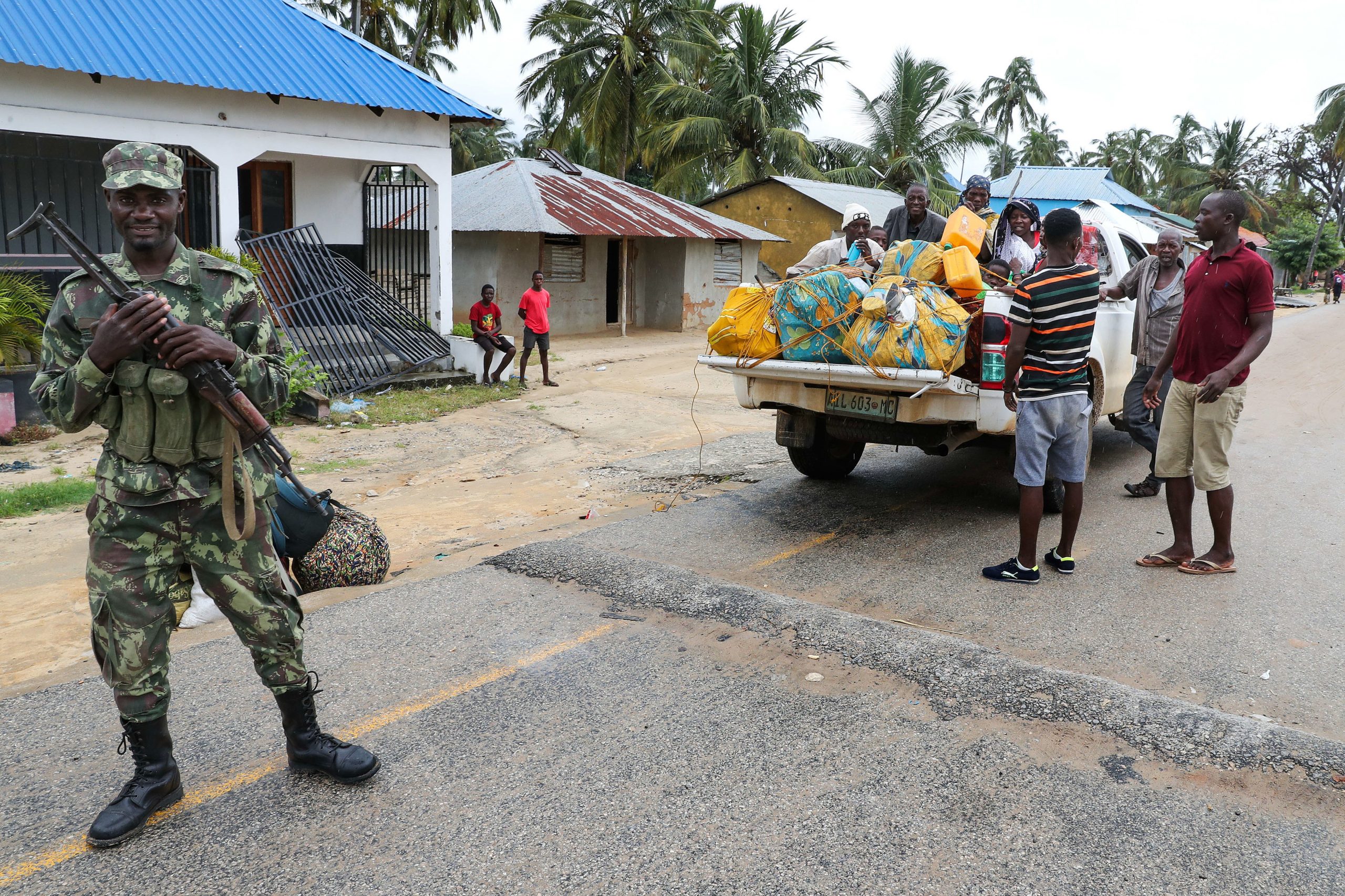 Cabo Delgado: Intervenção militar estrangeira pode intensificar violência, diz conselheiro de Estado