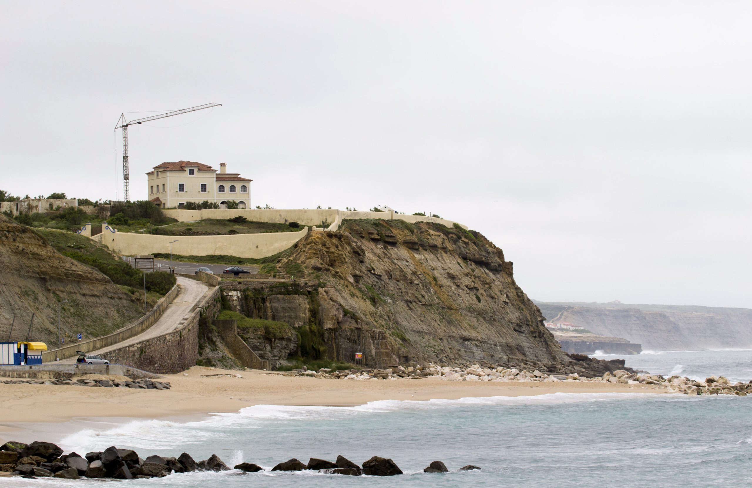 Parque de campismo da Ericeira: últimas casas de madeira retiradas até dia 15