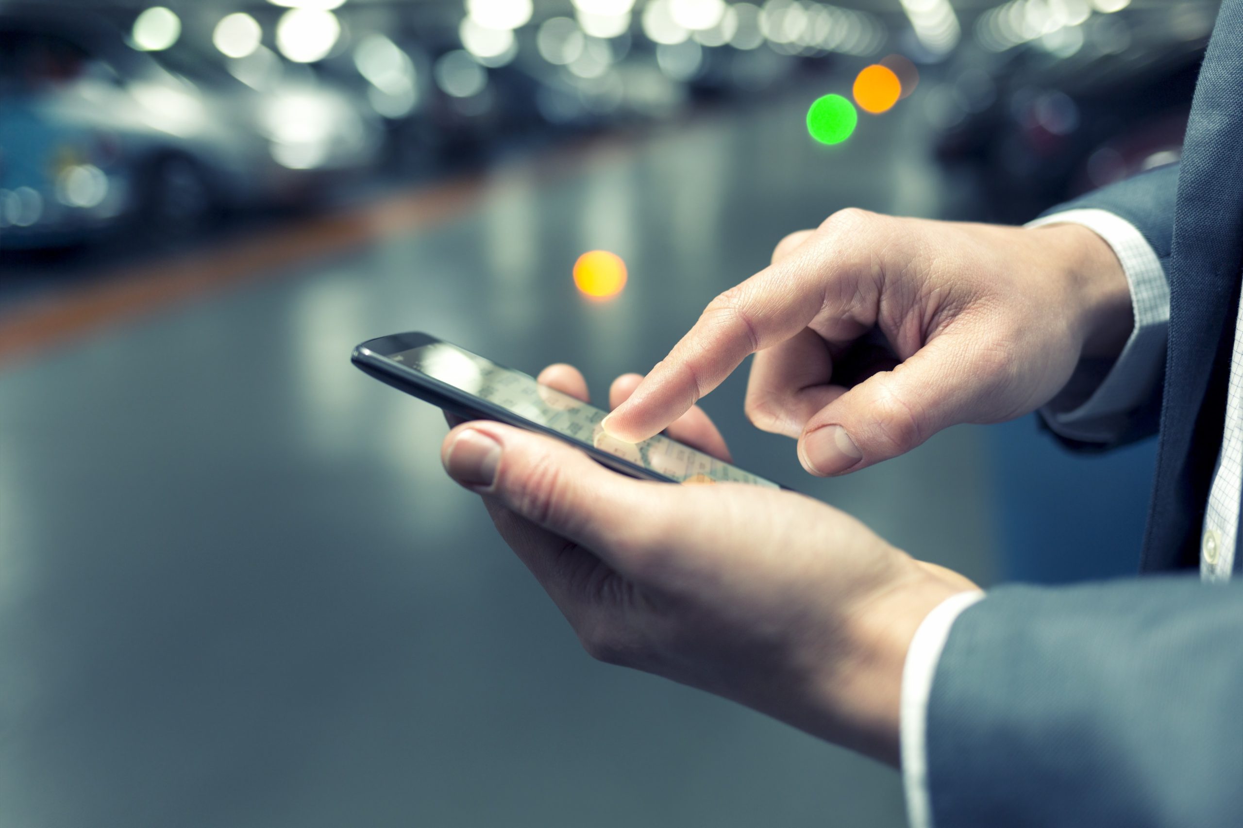 Dizer “sim” a uma aplicação pode significar que vão ouvir tudo o que diz pelo microfone do telemóvel