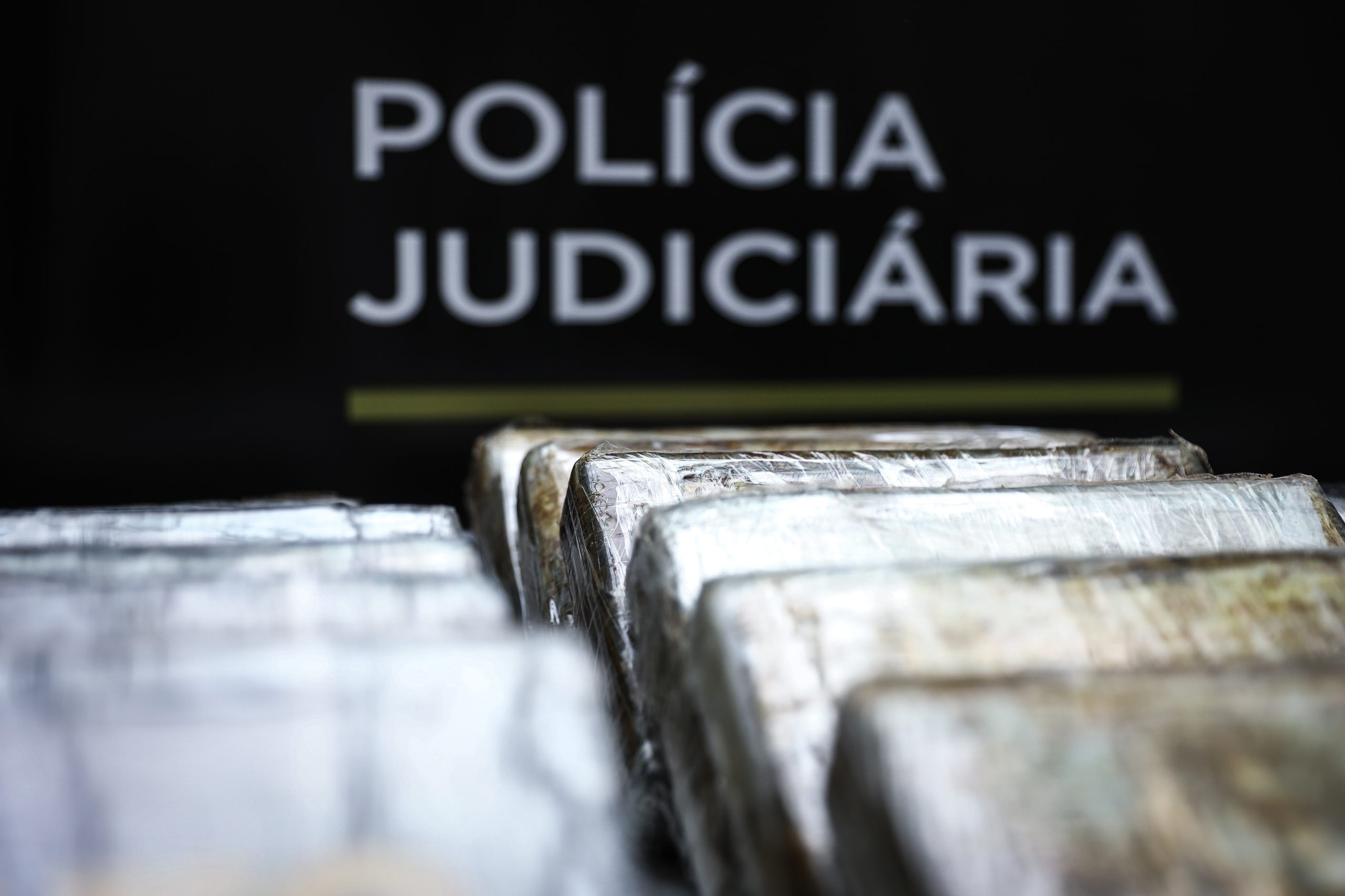Operação “Silbo”: PJ ajuda a desmantelar rede de tráfico de cocaína para a Europa