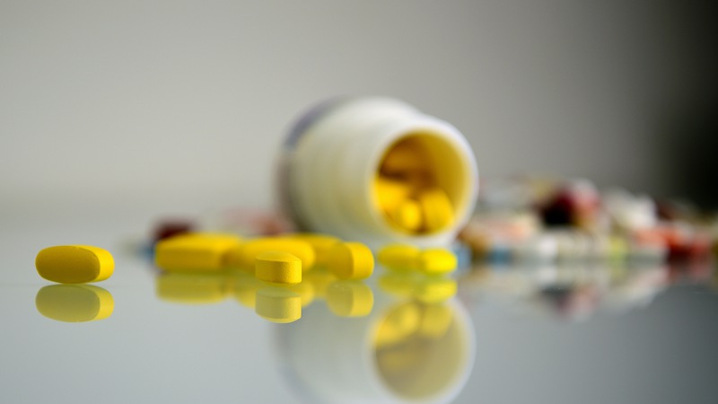 Comissão Europeia multa duas farmacêuticas em 60,5 milhões de euros por adiarem venda de genérico