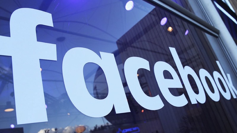 Facebook acusado de discriminar mulheres em anúncios de emprego