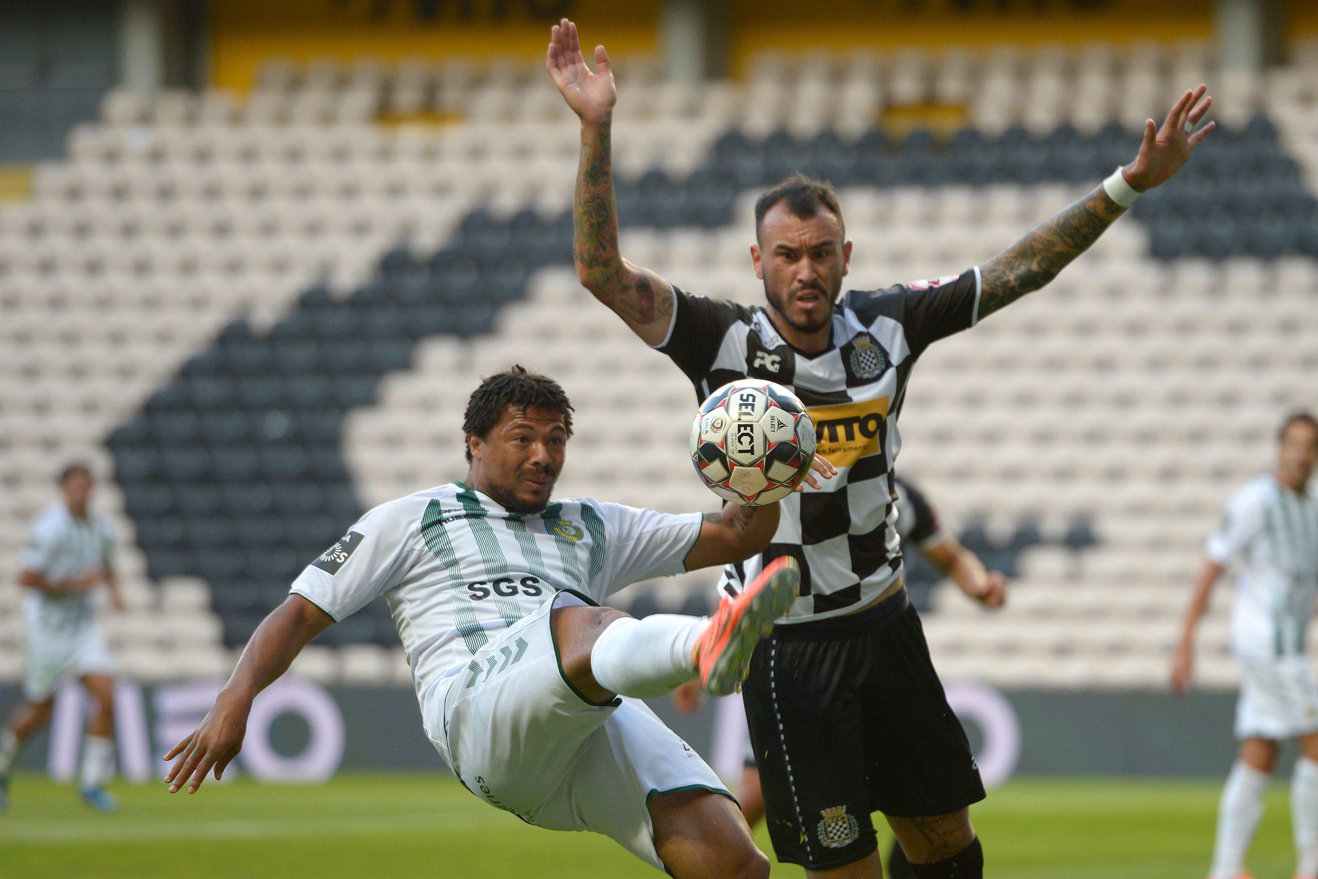 Defesa Gustavo Dulanto rescinde por mútuo acordo com Boavista