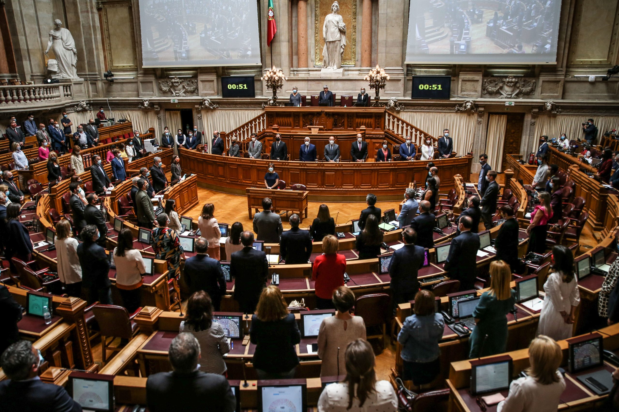 OE2021: Governo inicia na quarta-feira negociações com o Bloco de Esquerda e PCP