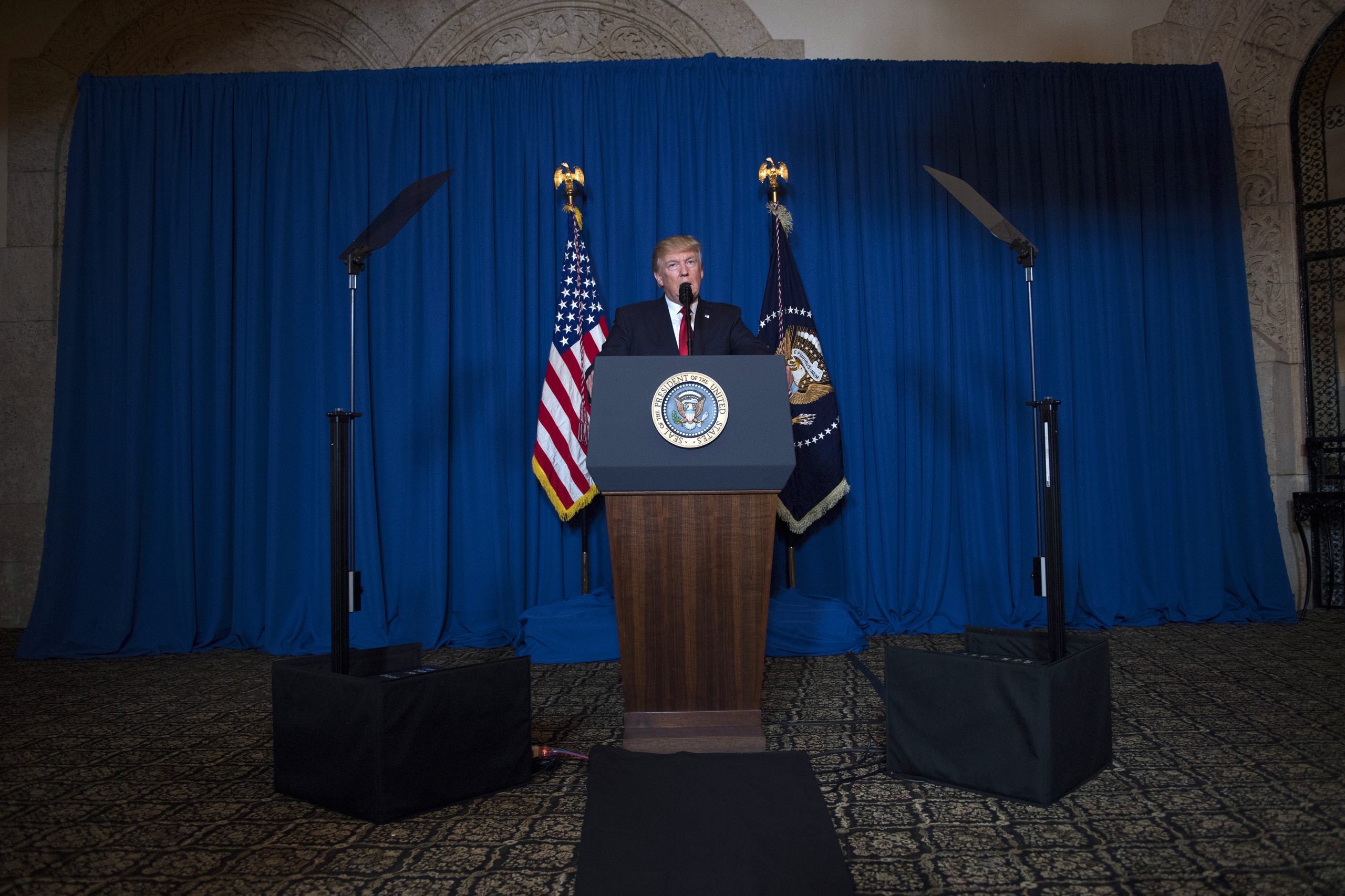 Donald Trump diz a líder norte-coreano que “tem de se portar bem”